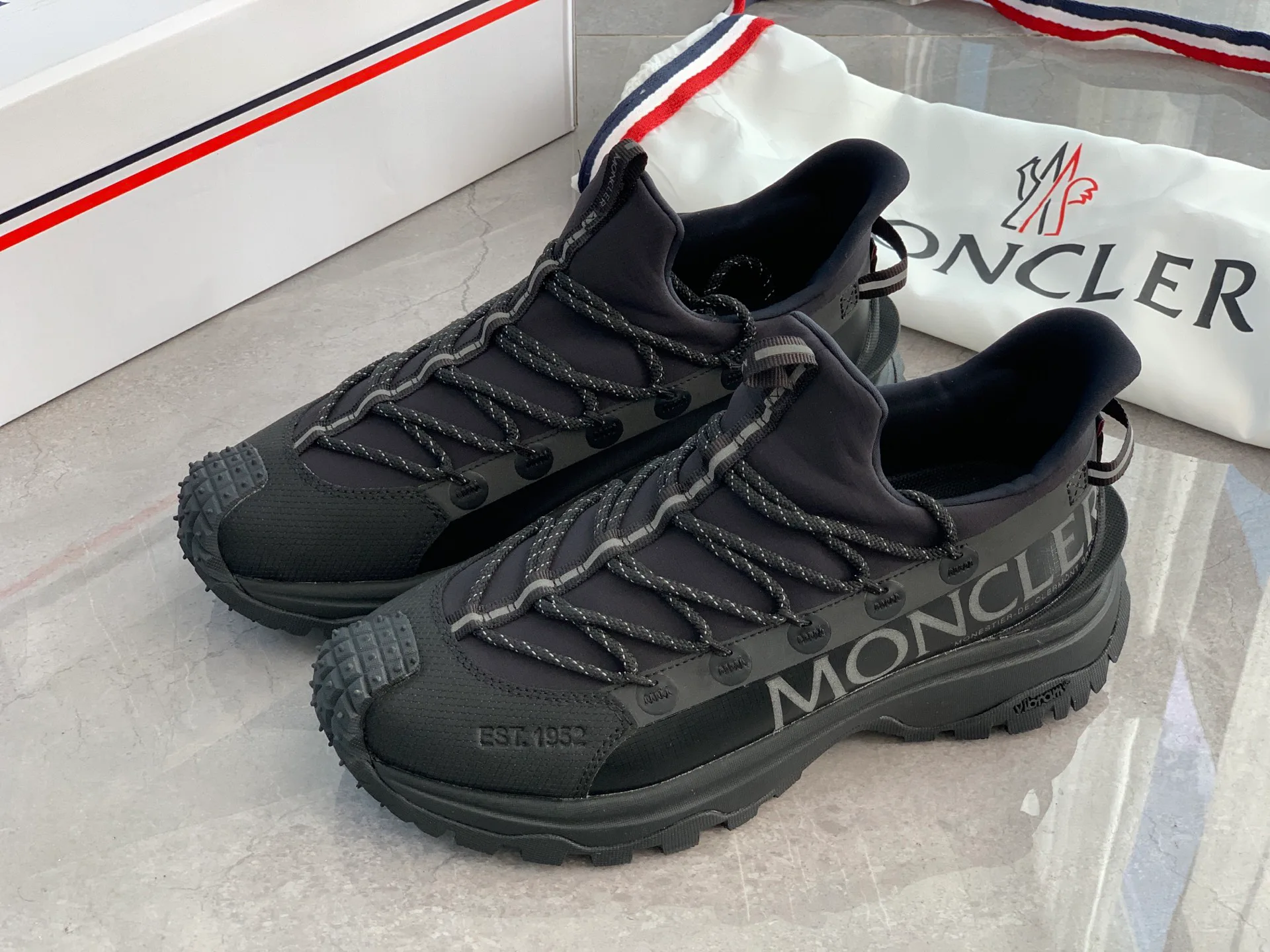 Кроссовки Женские Moncler 554142