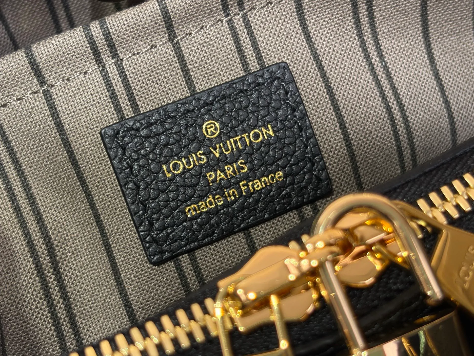 Классические Сумки Женские Louis Vuitton 18240331
