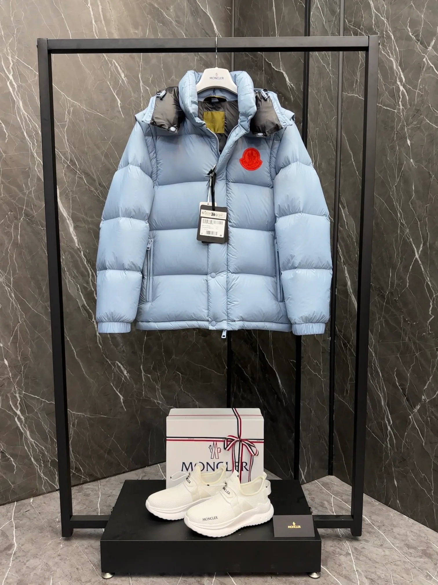 Куртки И Пуховики Женские Moncler 19648466
