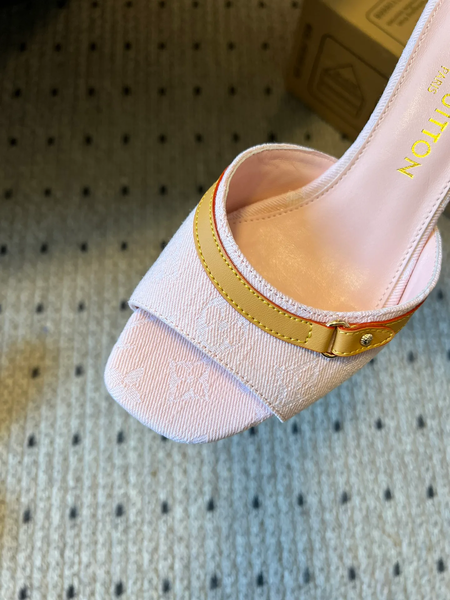 Сандалии Женские Louis Vuitton 11867646