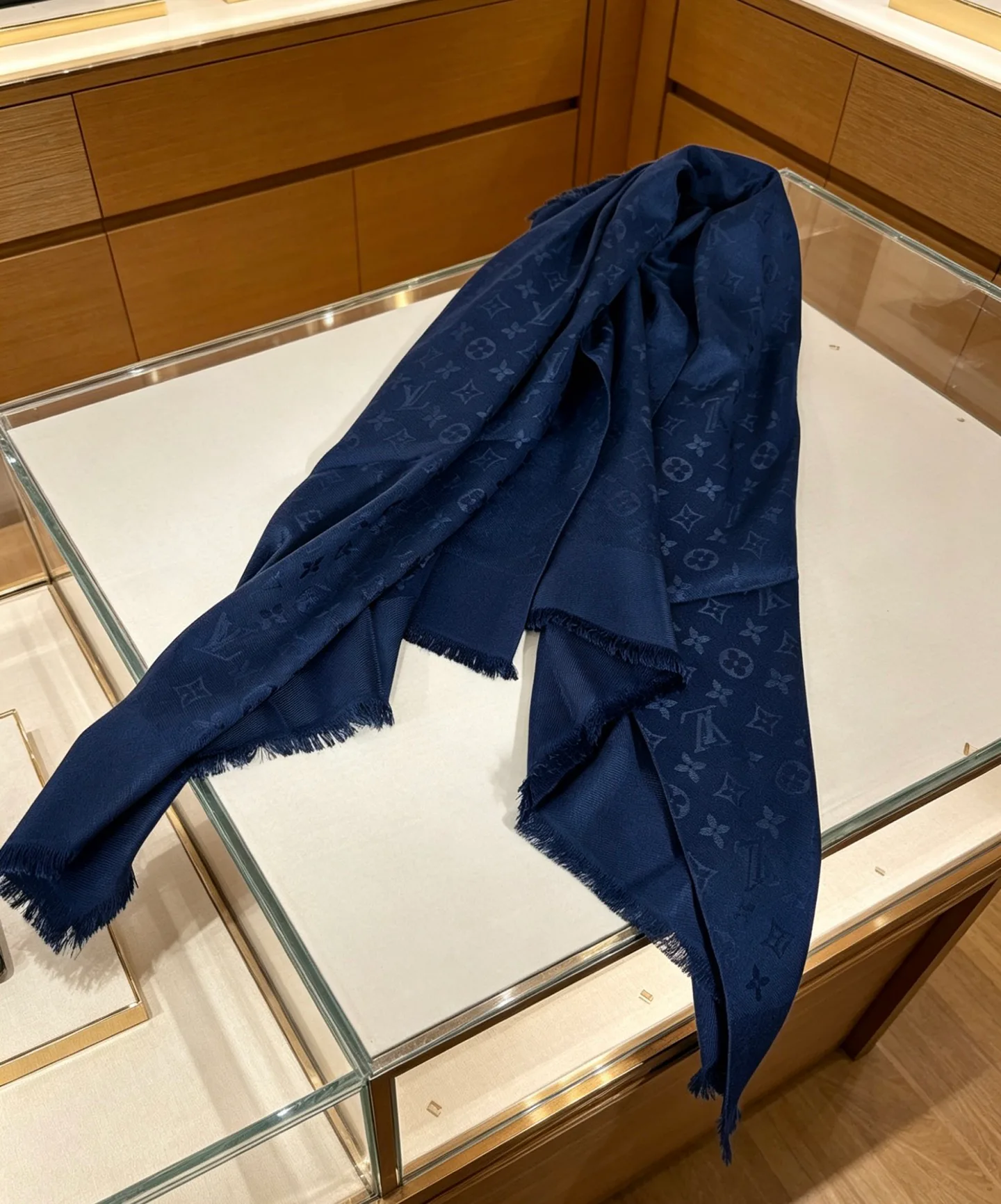 Шарфы Louis Vuitton 15150451