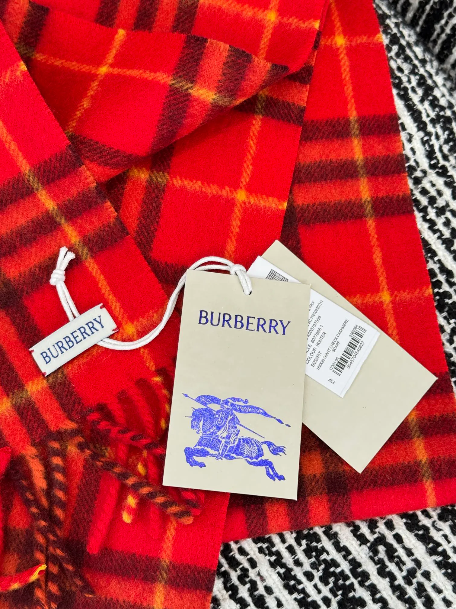 Шарфы Burberry 18287396