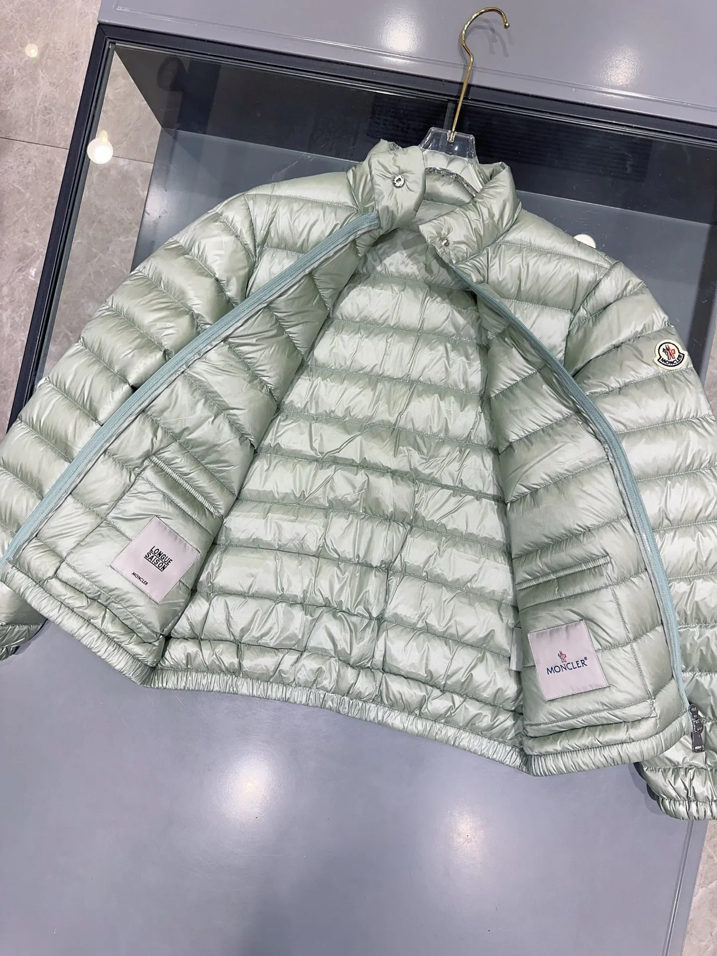 Куртки И Пуховики Женские Moncler 19084327
