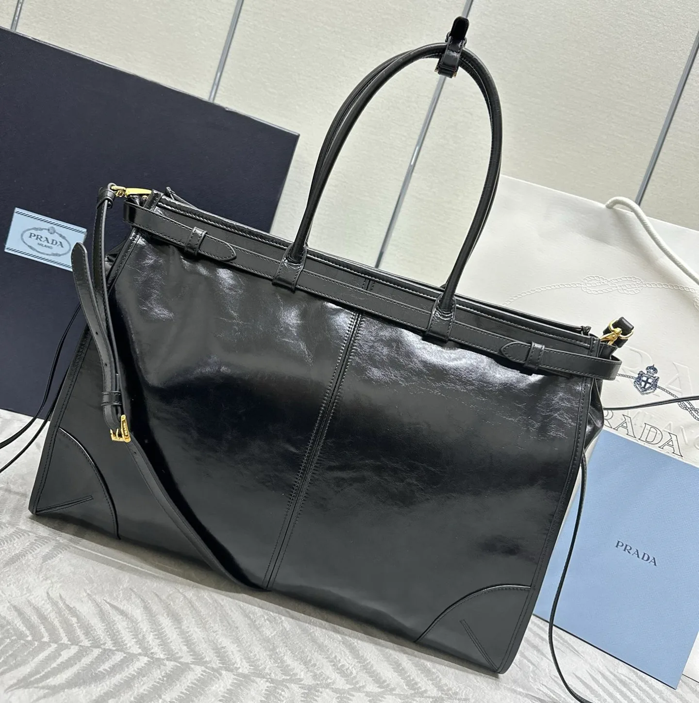 Классические Сумки Женские Prada 11462564