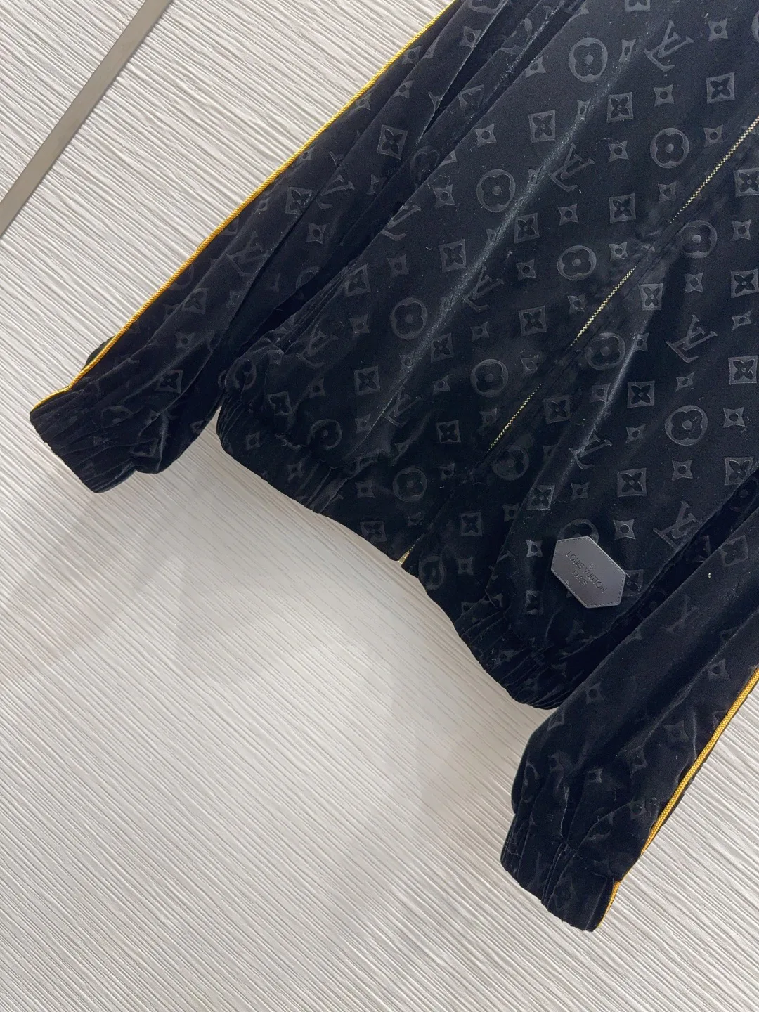 Куртки И Пуховики Женские Louis Vuitton 1278238