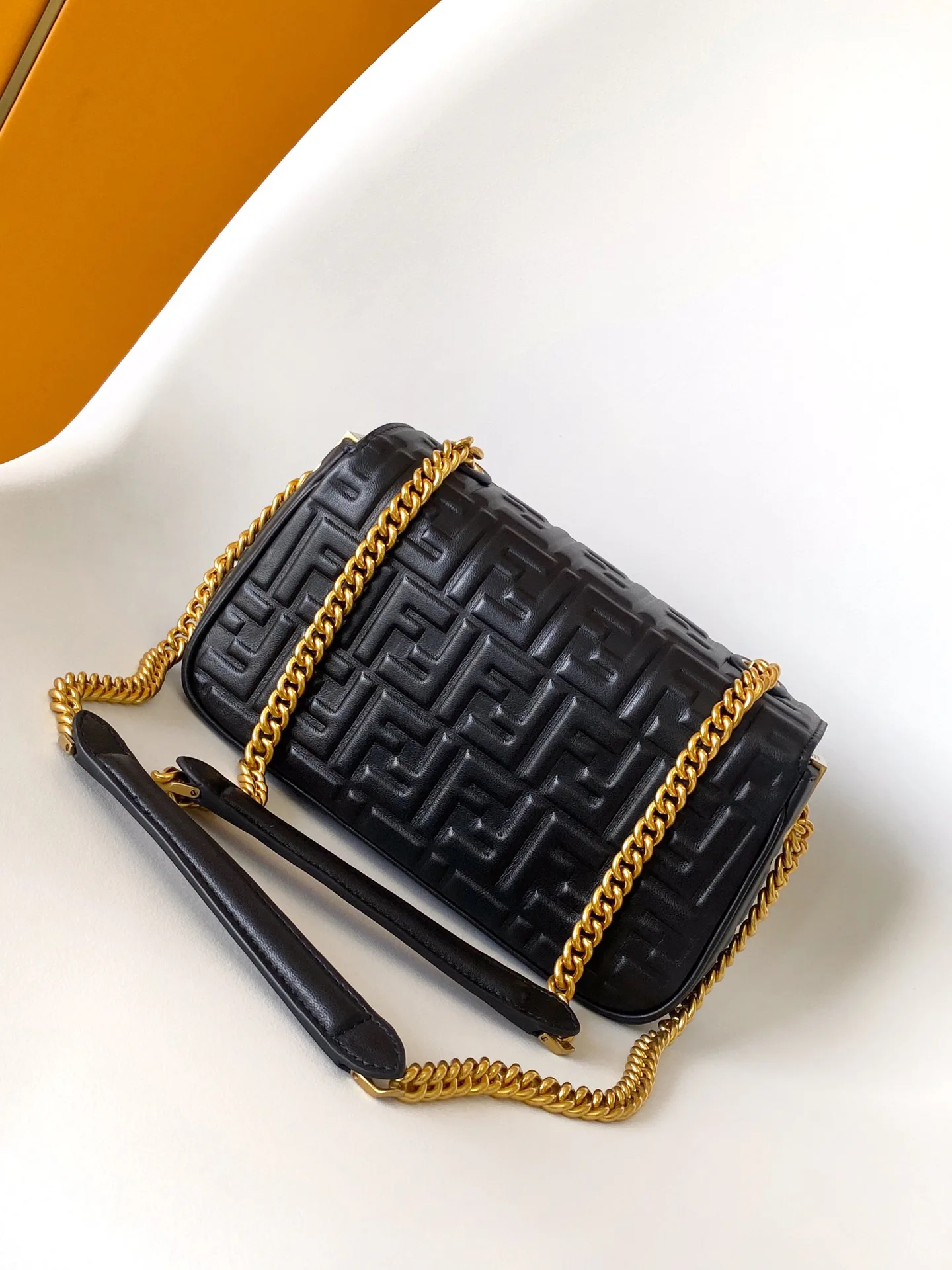 Классические Сумки Женские Fendi 13234563