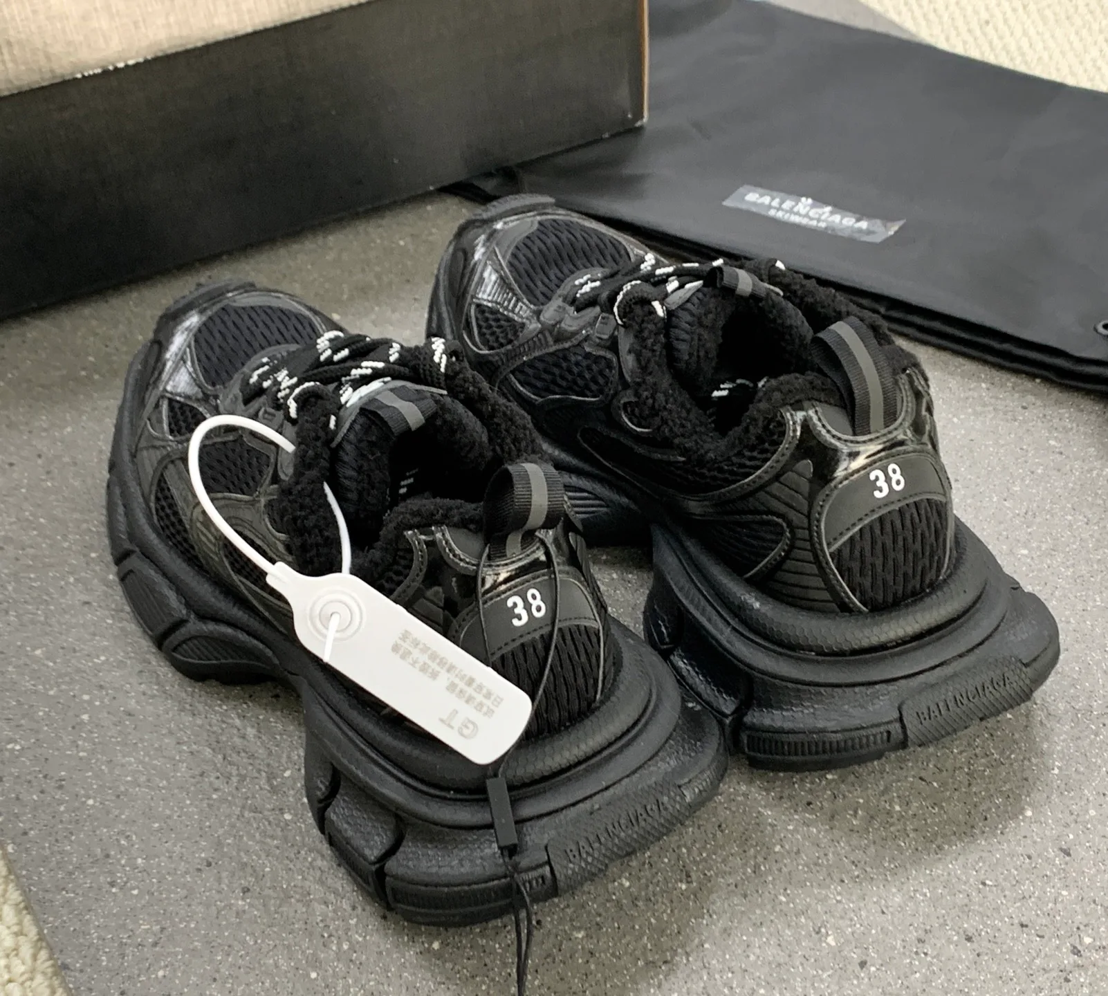 Кроссовки Женские Balenciaga 230339