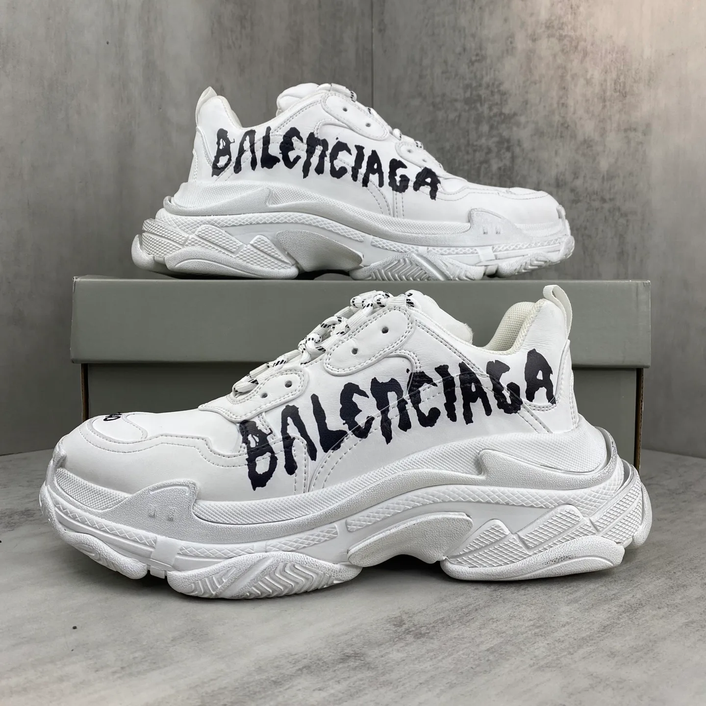 Кроссовки Женские Balenciaga 11216246