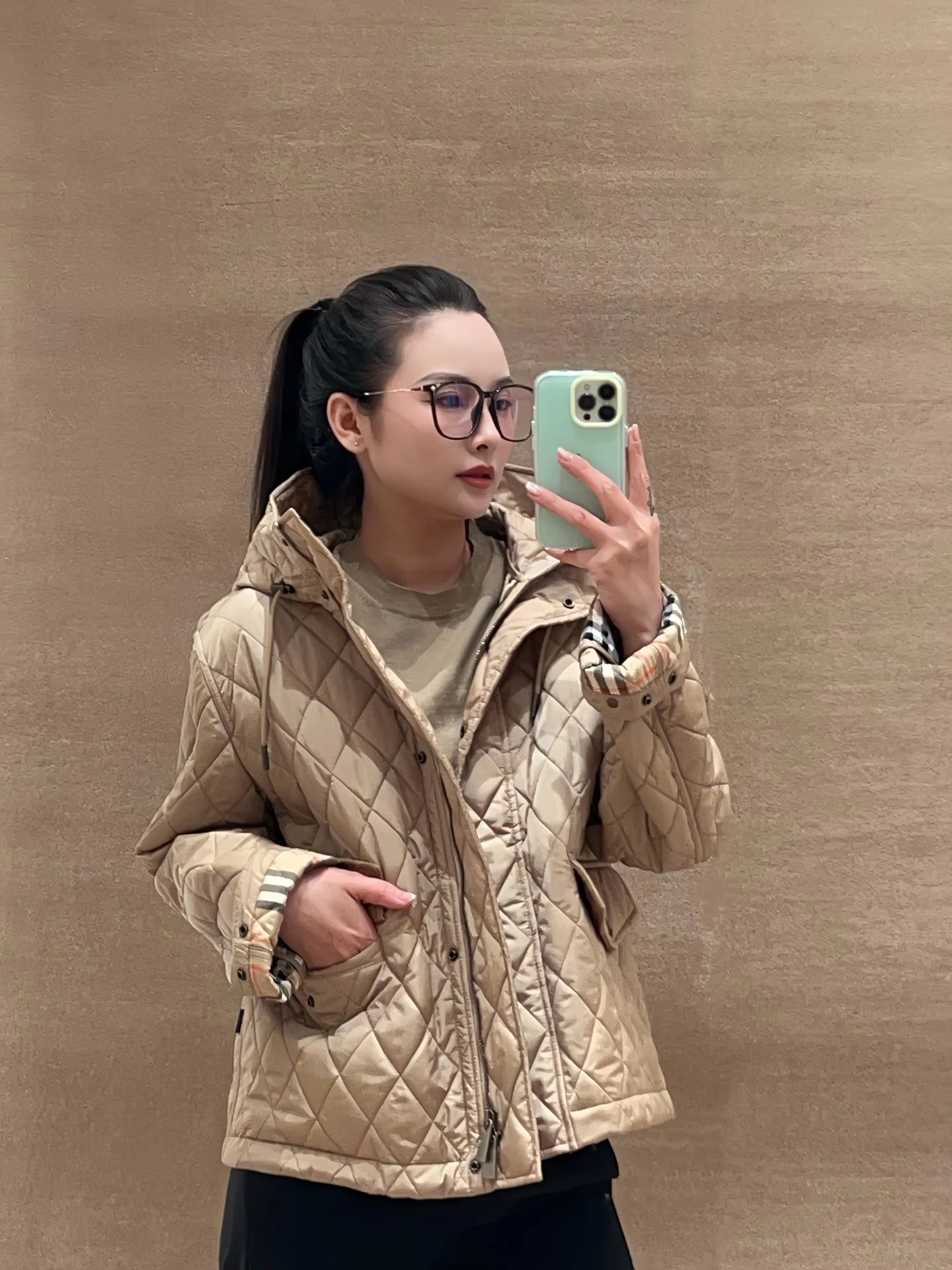 Куртки И Пуховики Женские Burberry 18033911