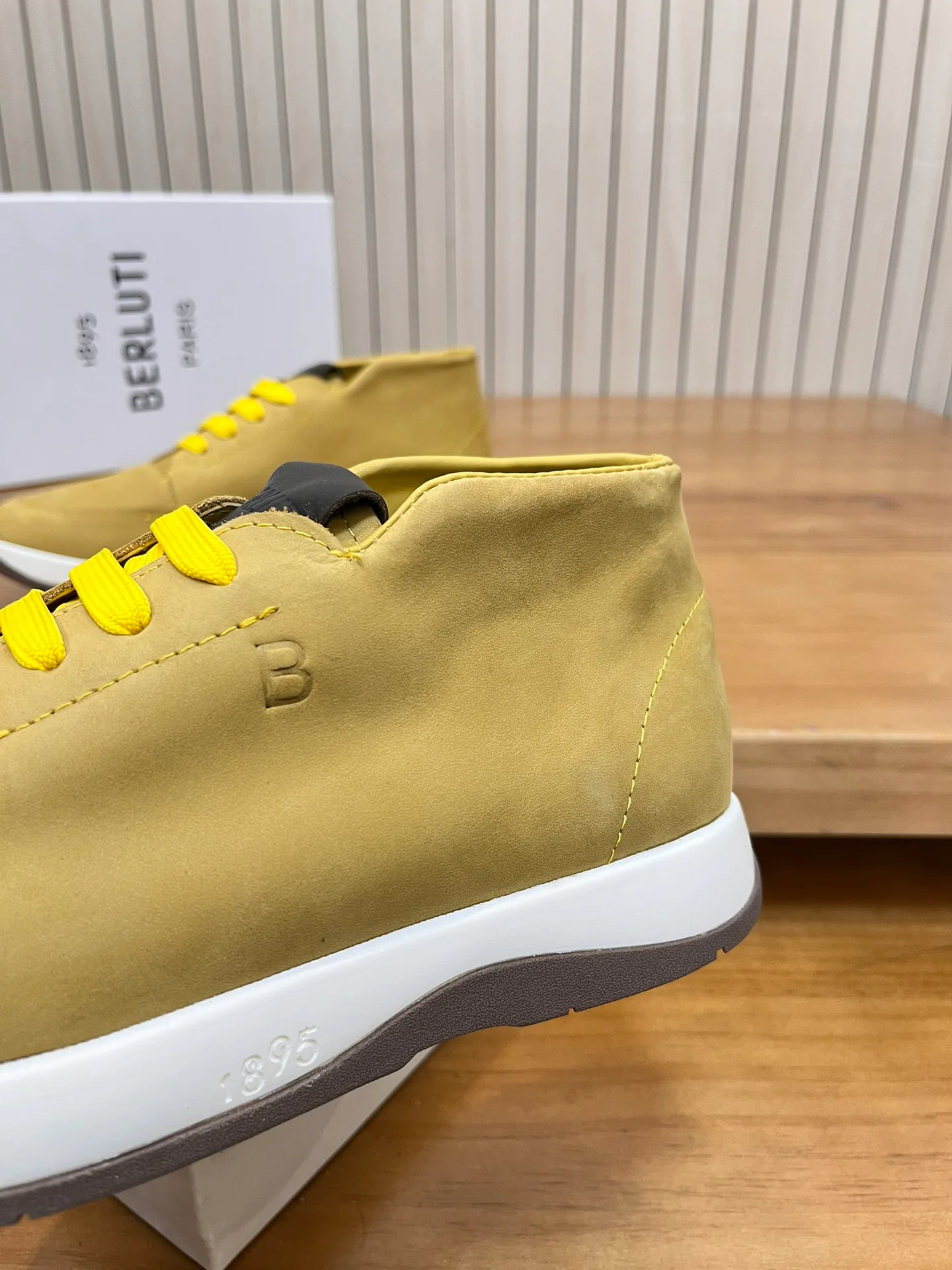 Кроссовки Женские Berluti 462857