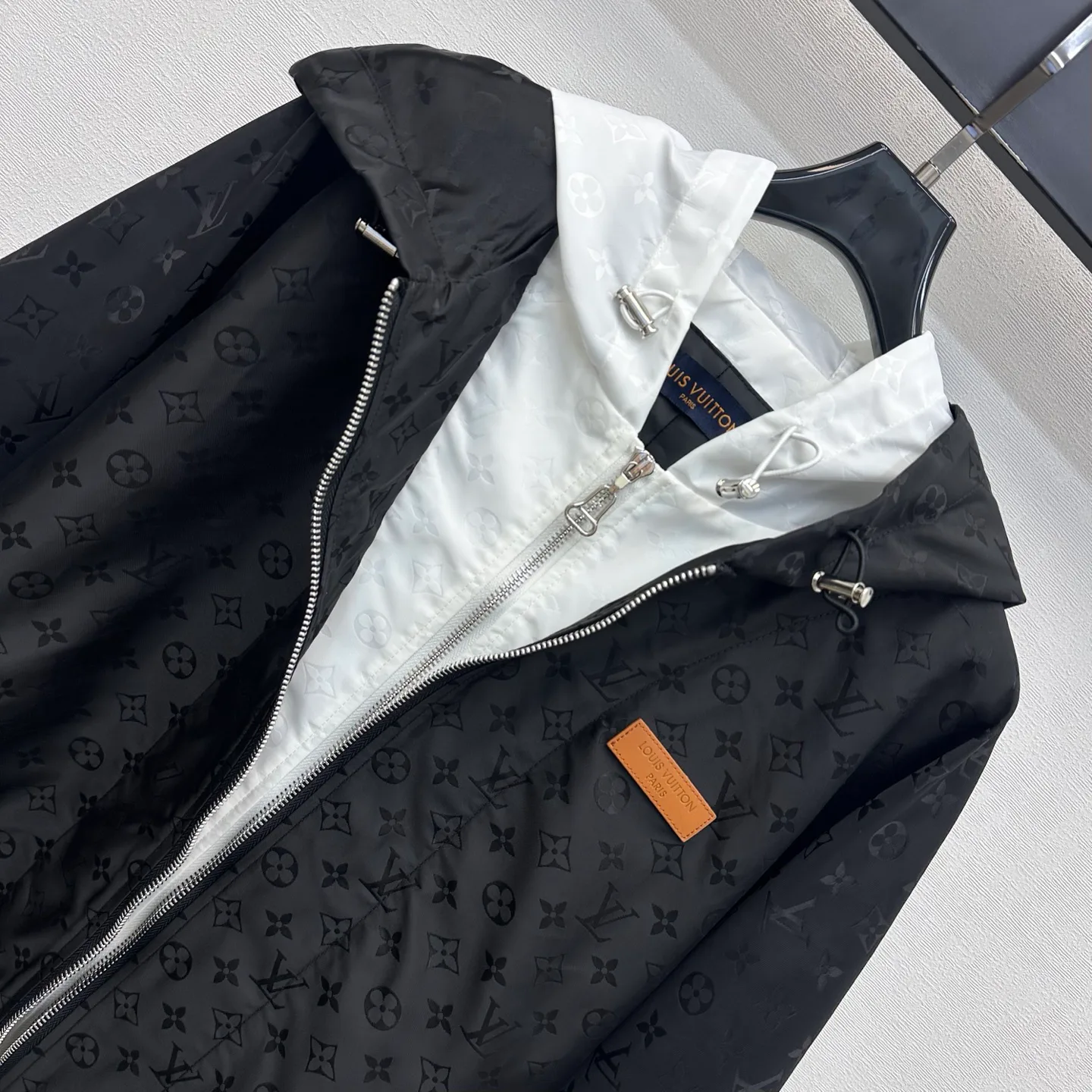 Куртки И Пуховики Женские Louis Vuitton 18555703