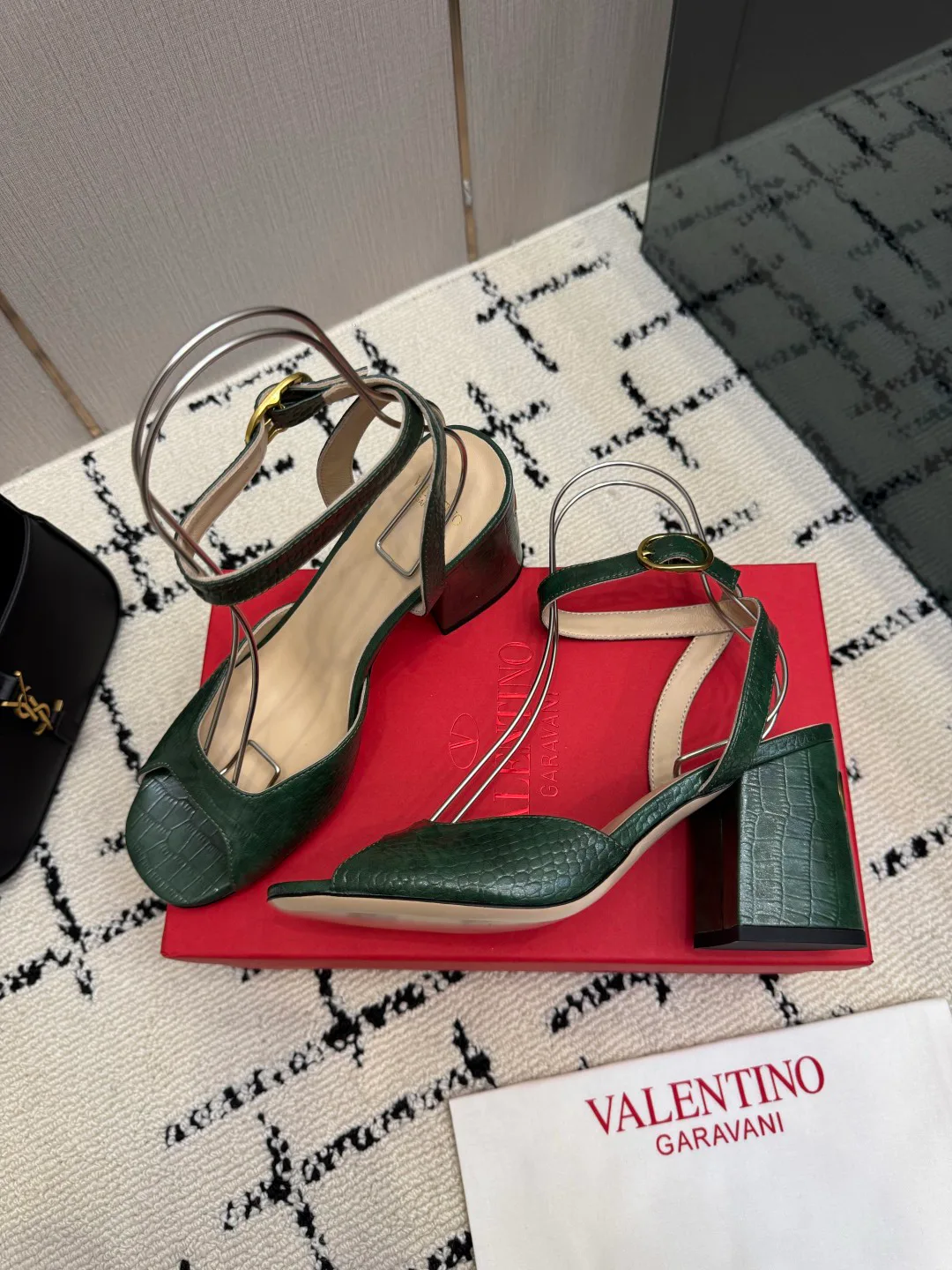 Босоножки Женские Valentino 18048995