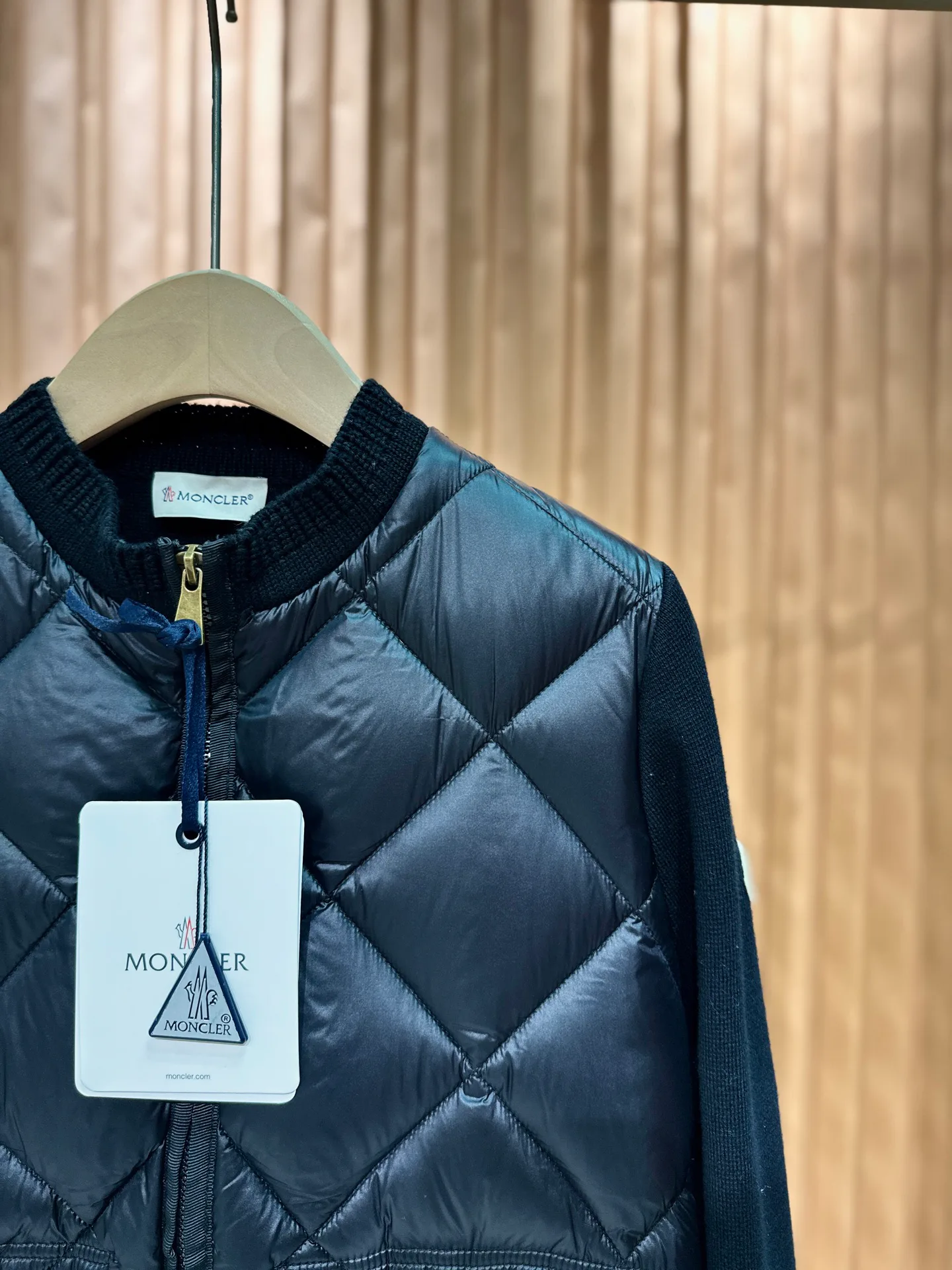 Куртки И Пуховики Женские Moncler 18106079