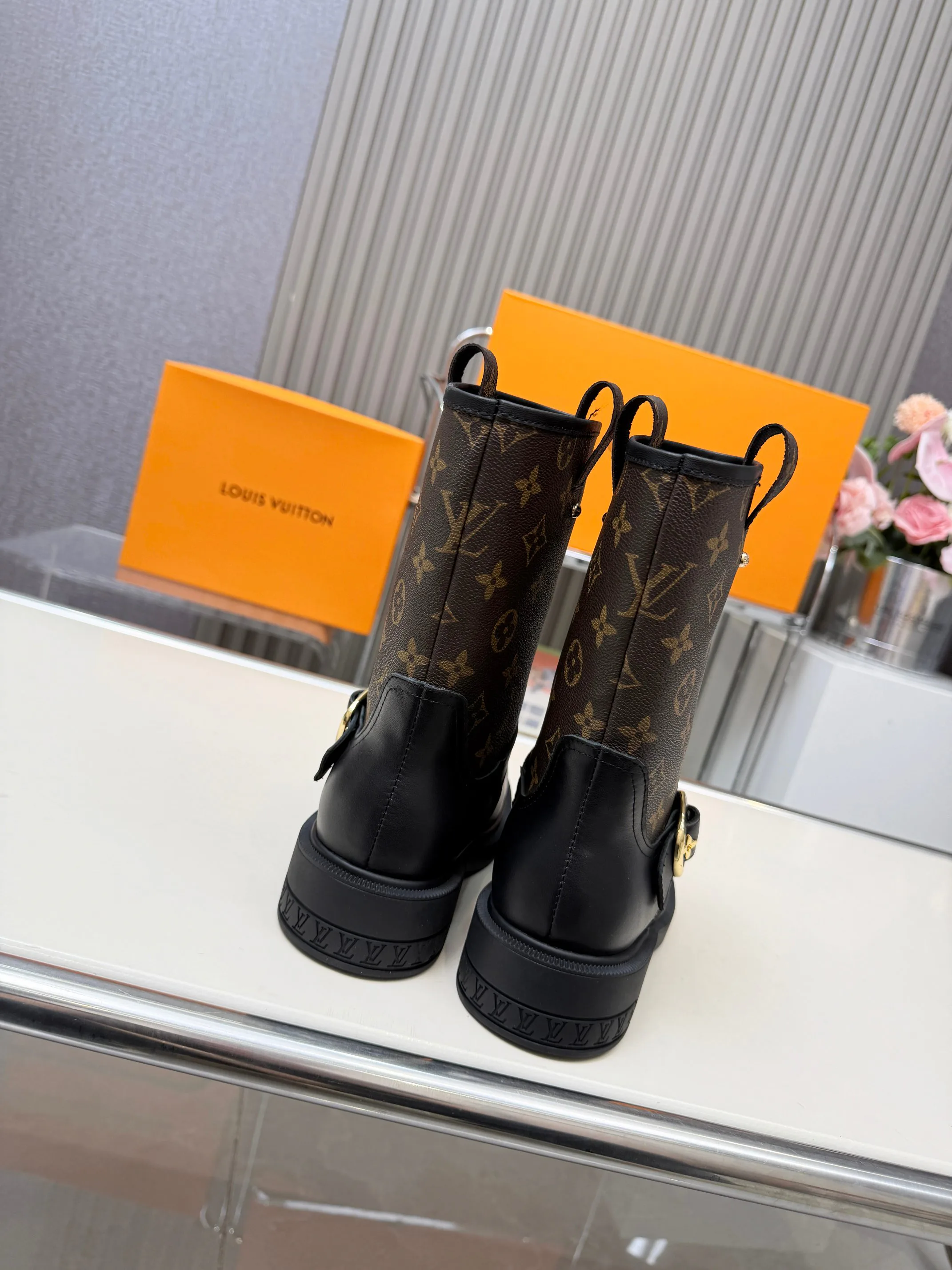 Ботинки Женские Louis Vuitton 18279809