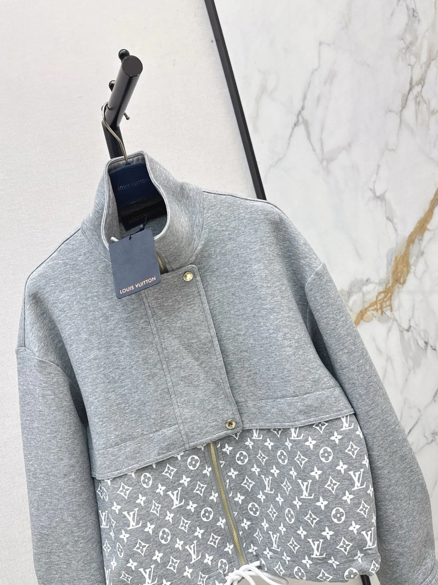 Куртки И Пуховики Женские Louis Vuitton 18423964