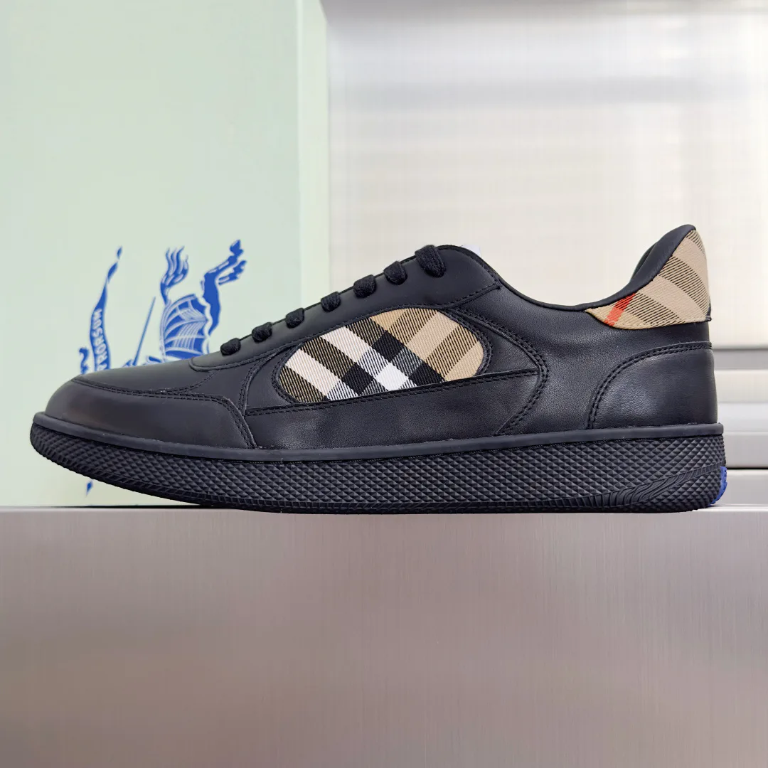 Кроссовки Женские Burberry 17810101
