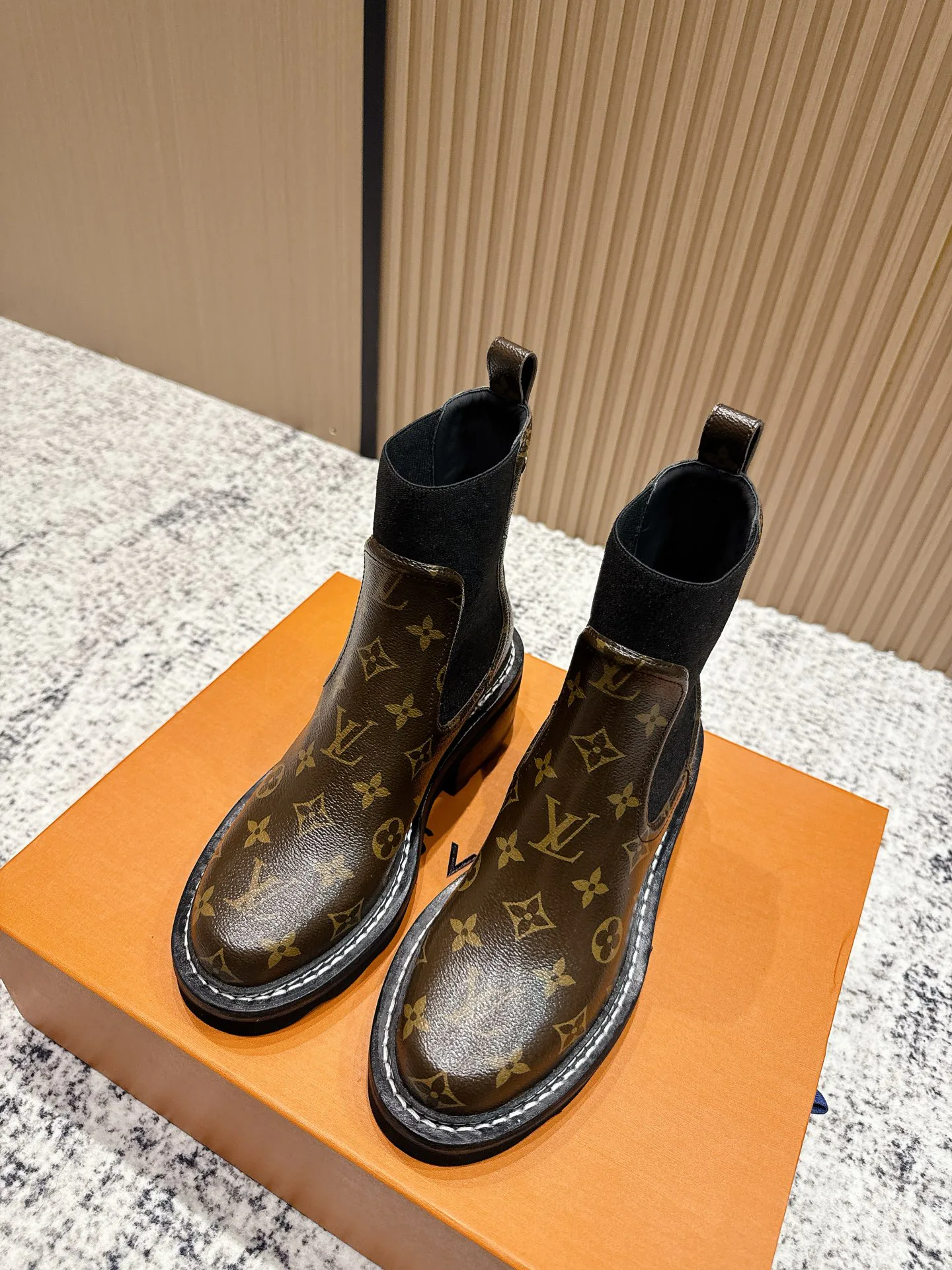 Ботинки Женские Louis Vuitton 247250