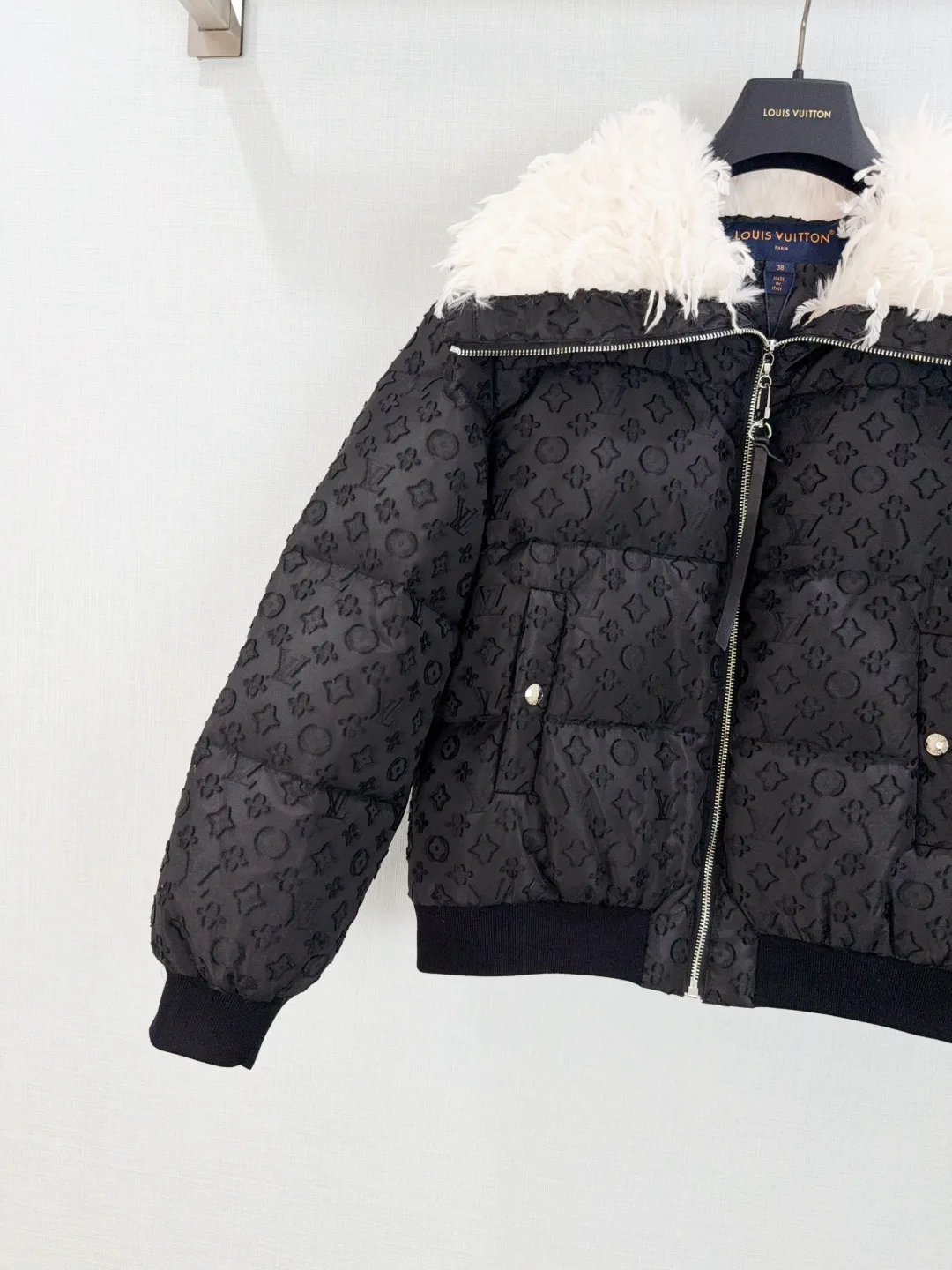 Куртки И Пуховики Женские Louis Vuitton 236373