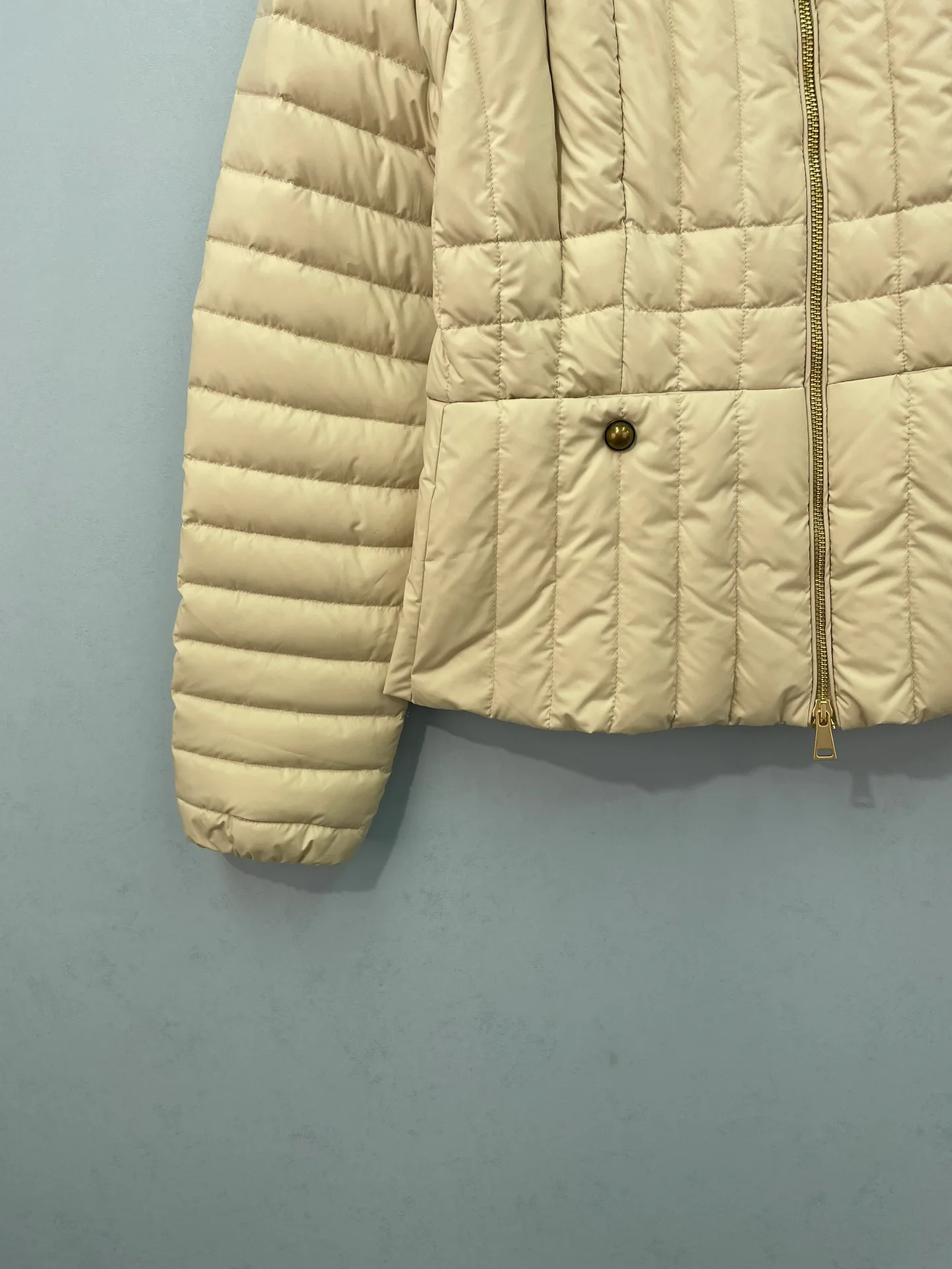 Куртки И Пуховики Женские Moncler 18513401