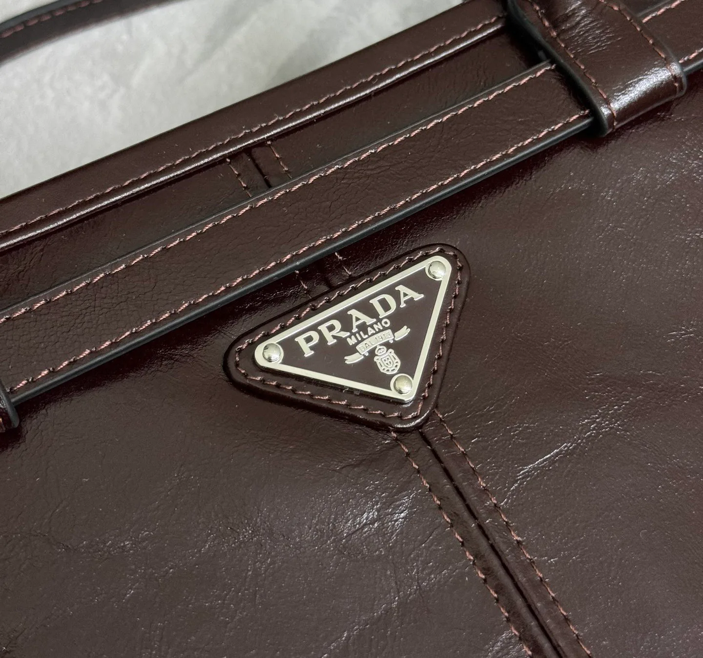 Классические Сумки Женские Prada 11462571