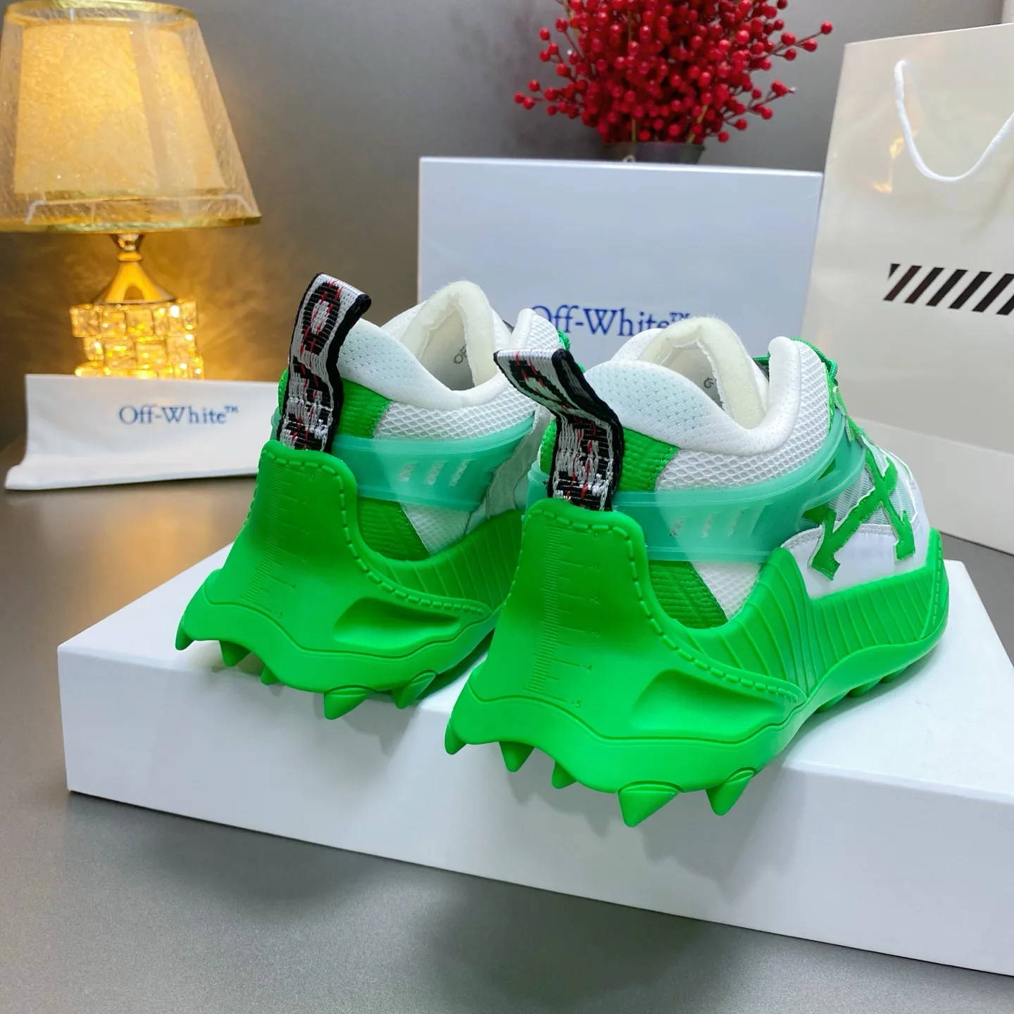 Кроссовки Женские Off-White 17530537