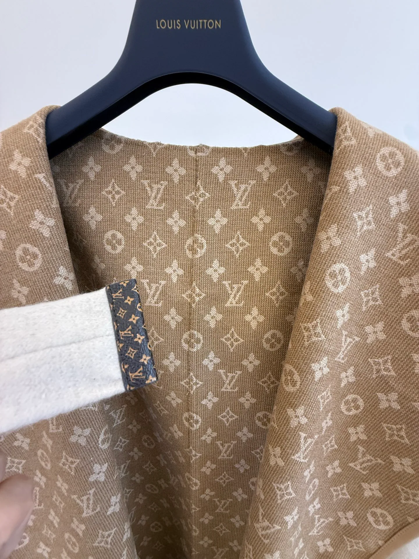 Пальто Женские Louis Vuitton 18594781