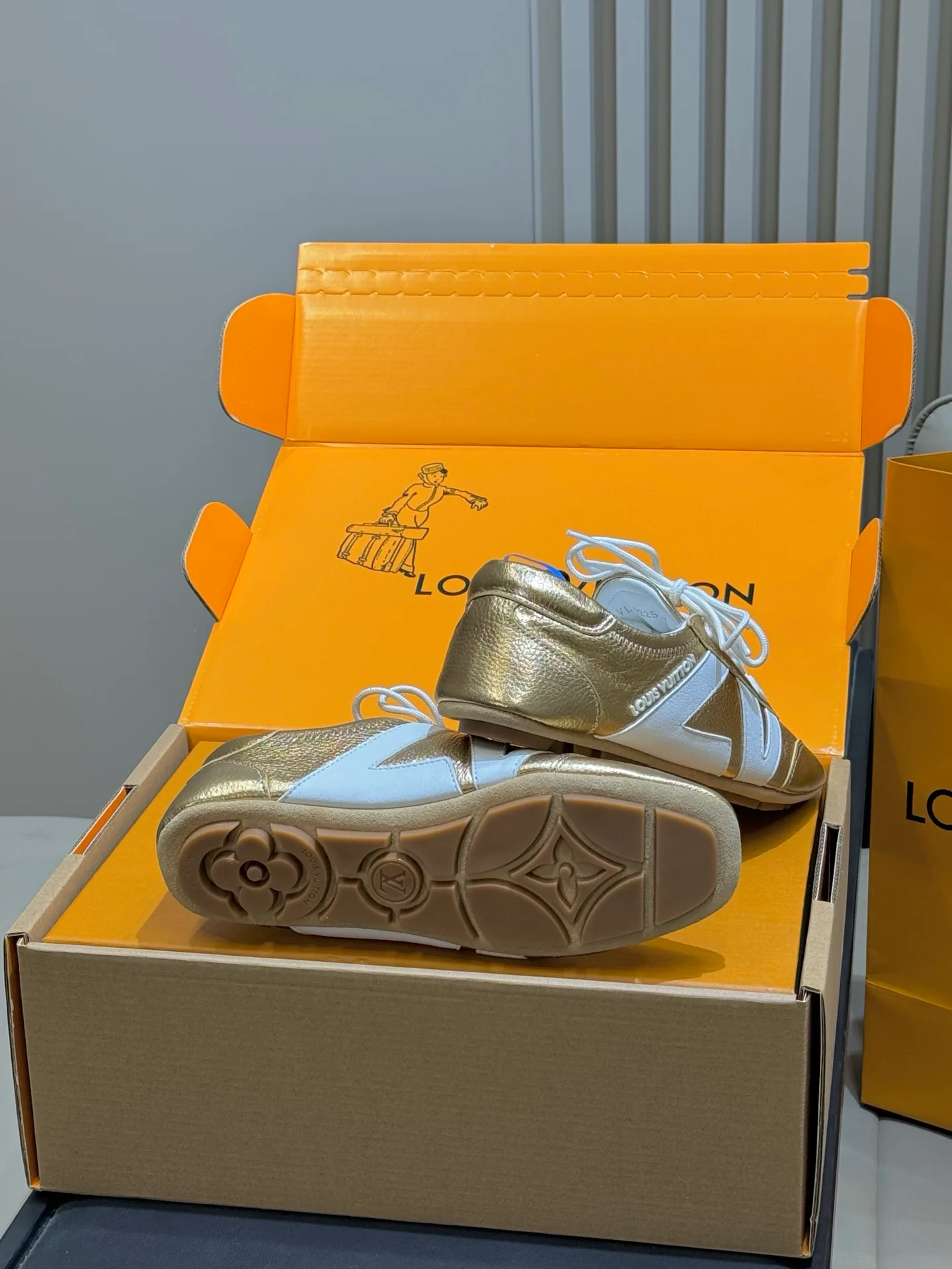 Кроссовки Женские Louis Vuitton 870513