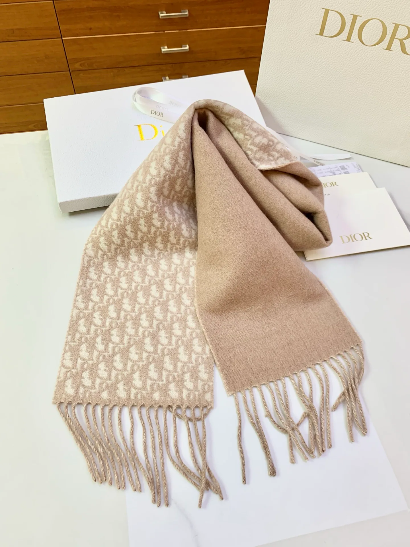 Шарфы Christian Dior 18637794