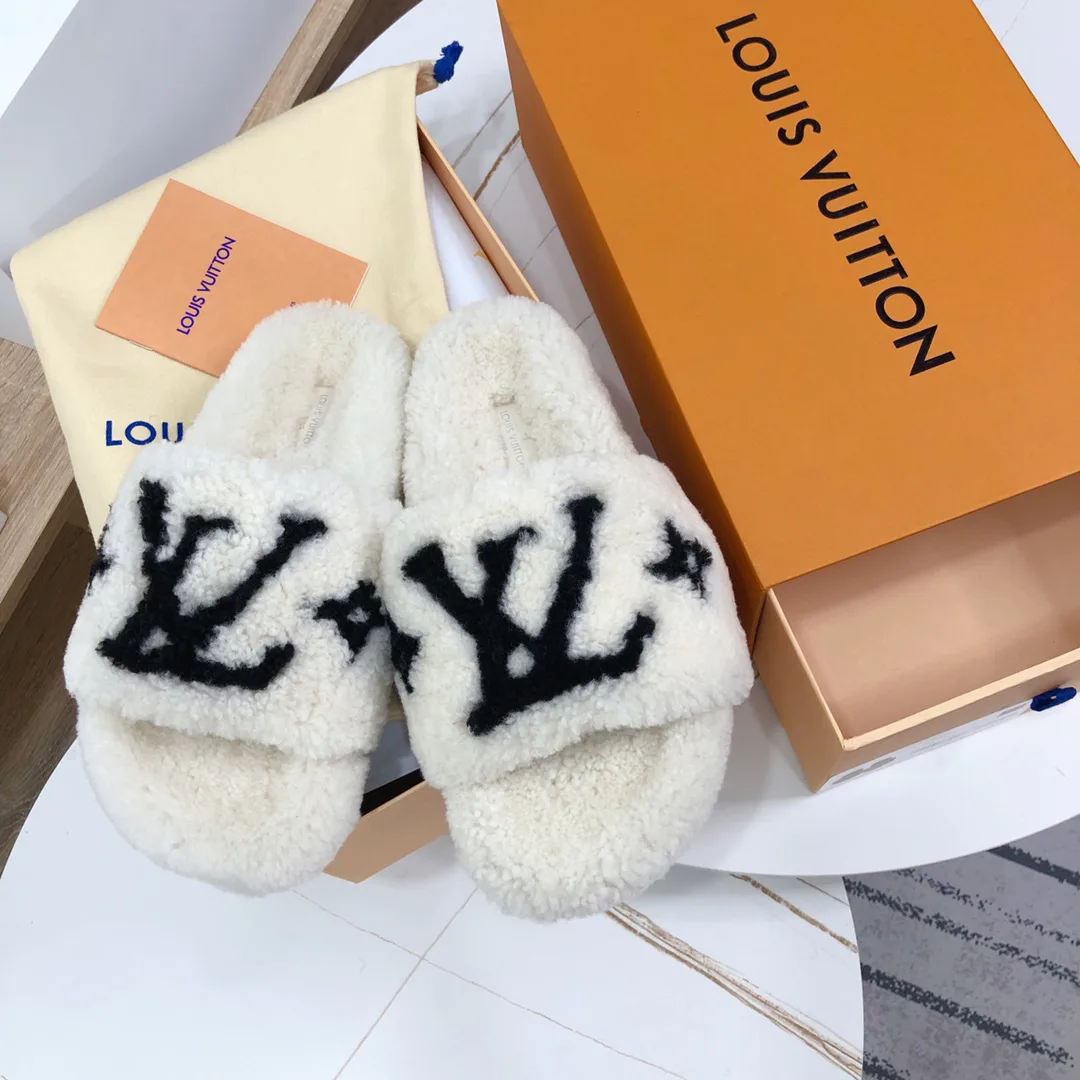 Тапочки Женские Louis Vuitton 18152851