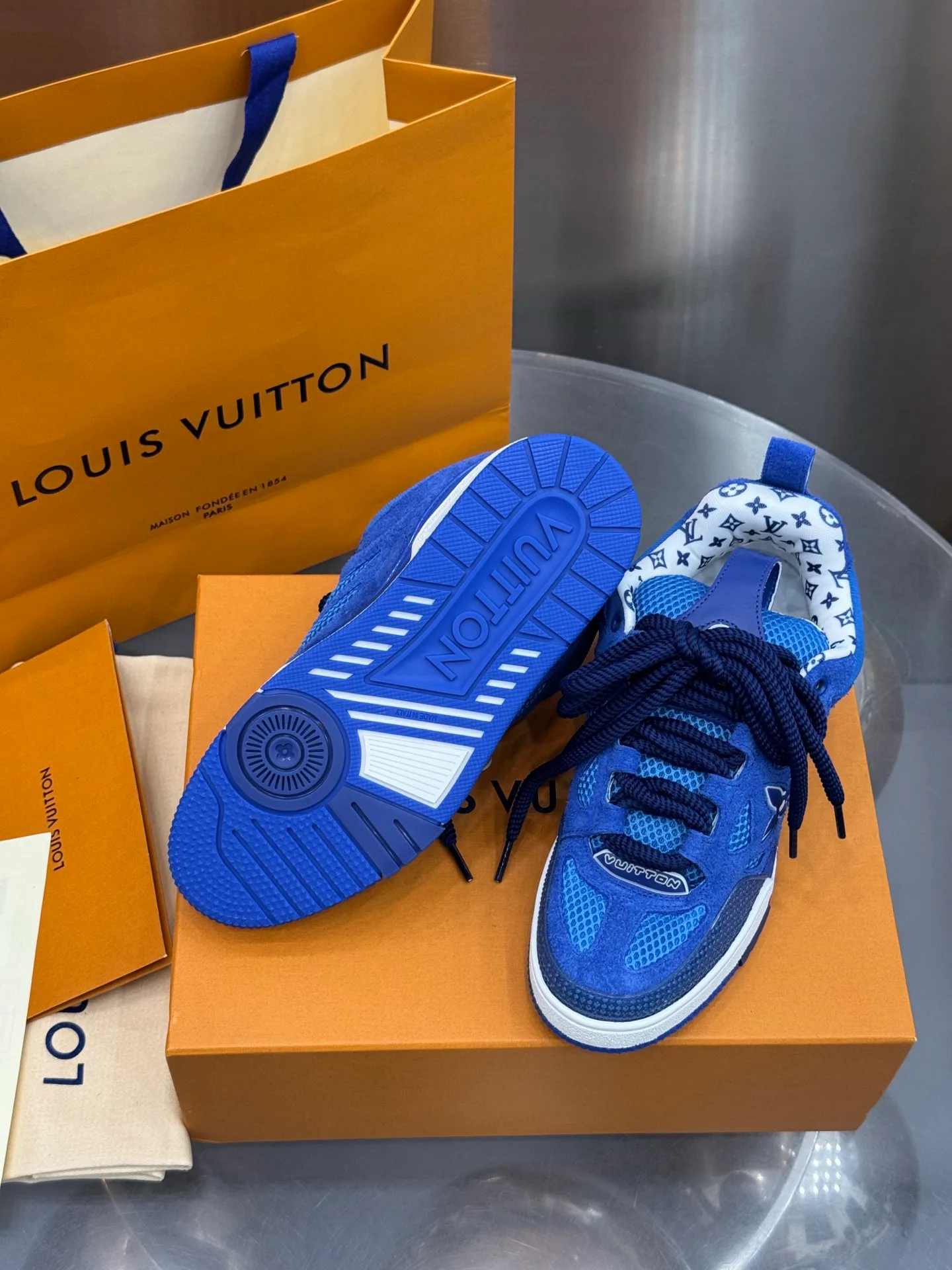Кроссовки Мужские Louis Vuitton 19073411
