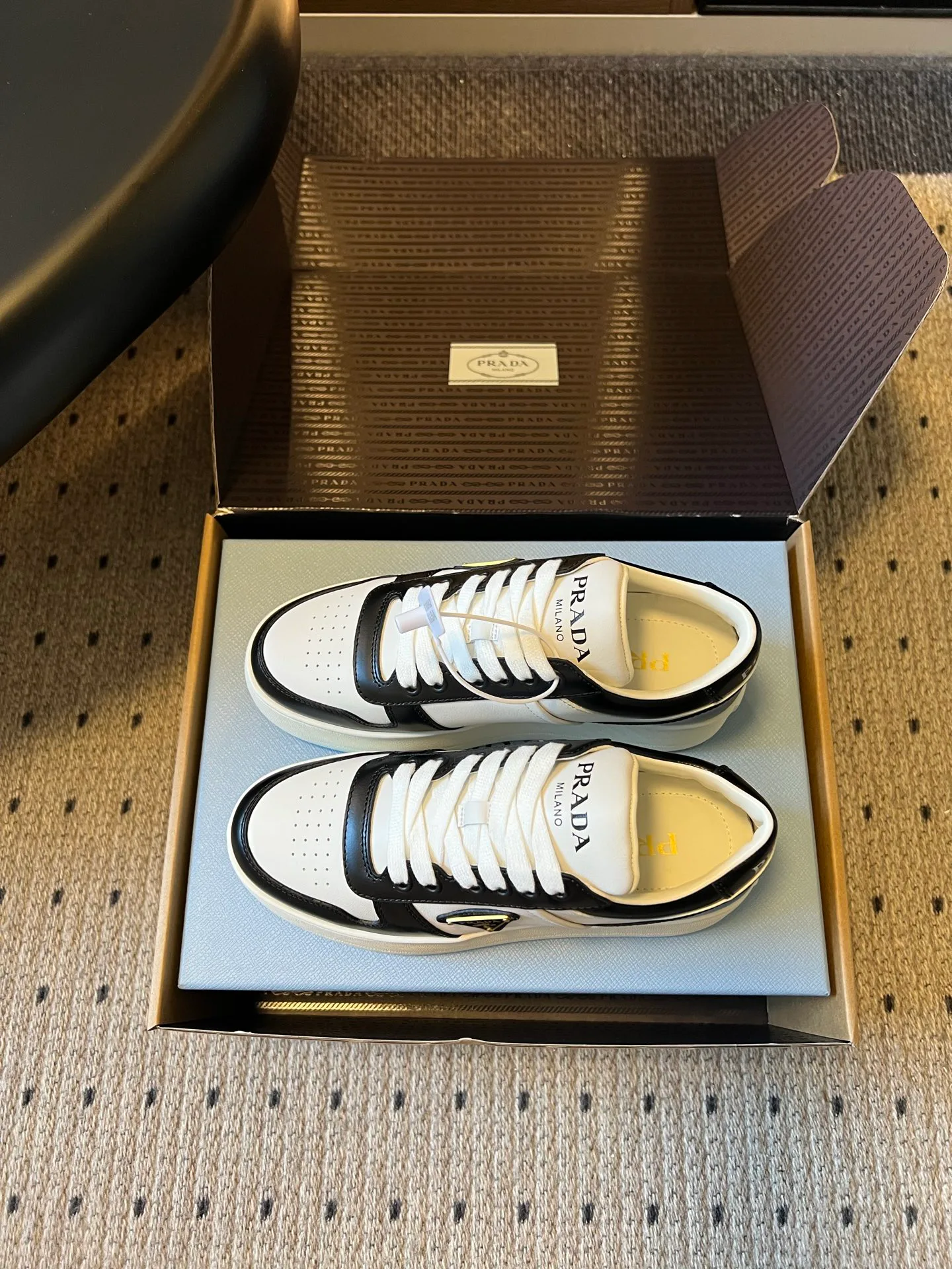 Кроссовки Женские Prada 20149950