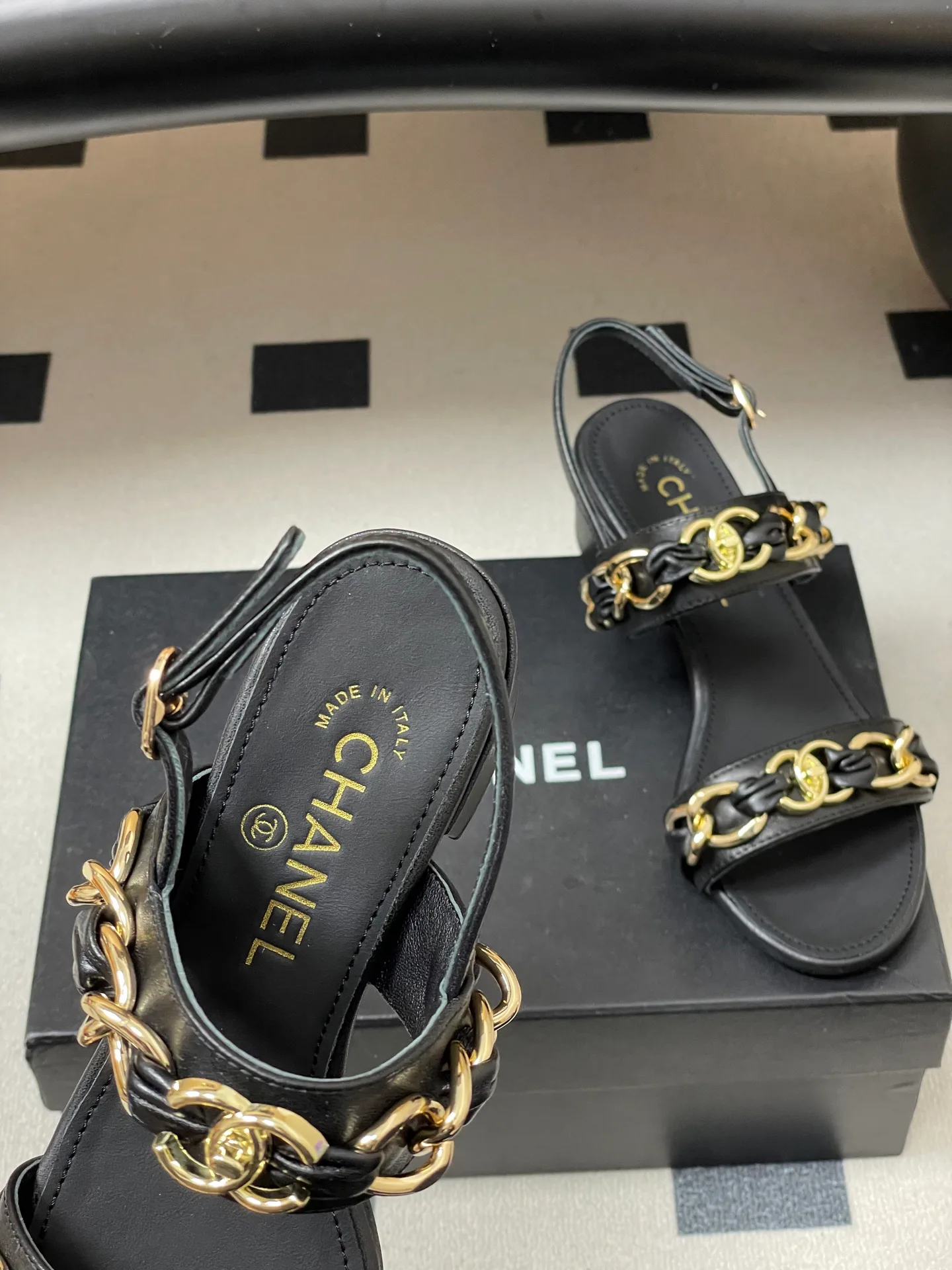 Босоножки Женские Chanel 10993852