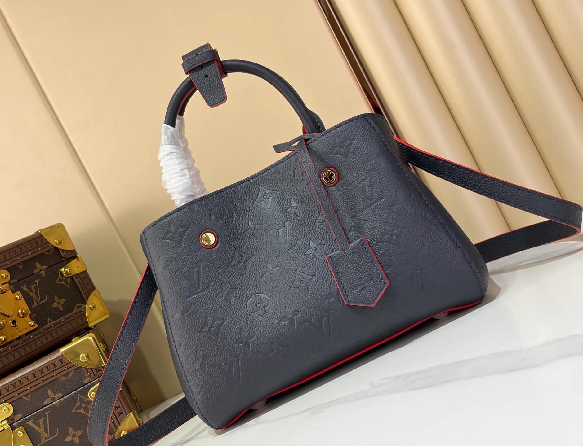 Классические Сумки Женские Louis Vuitton 18240327