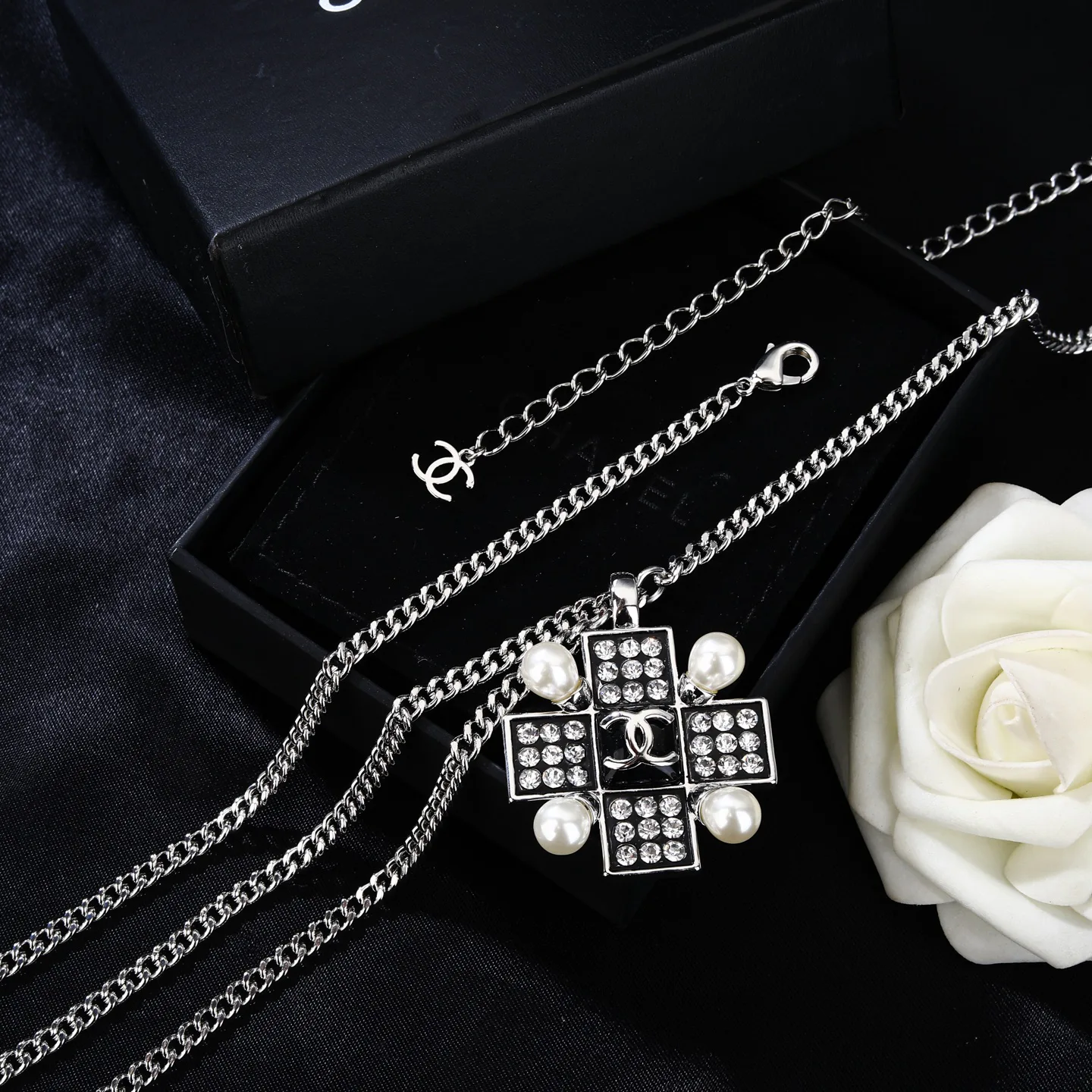 Бижутерия Chanel 17612925