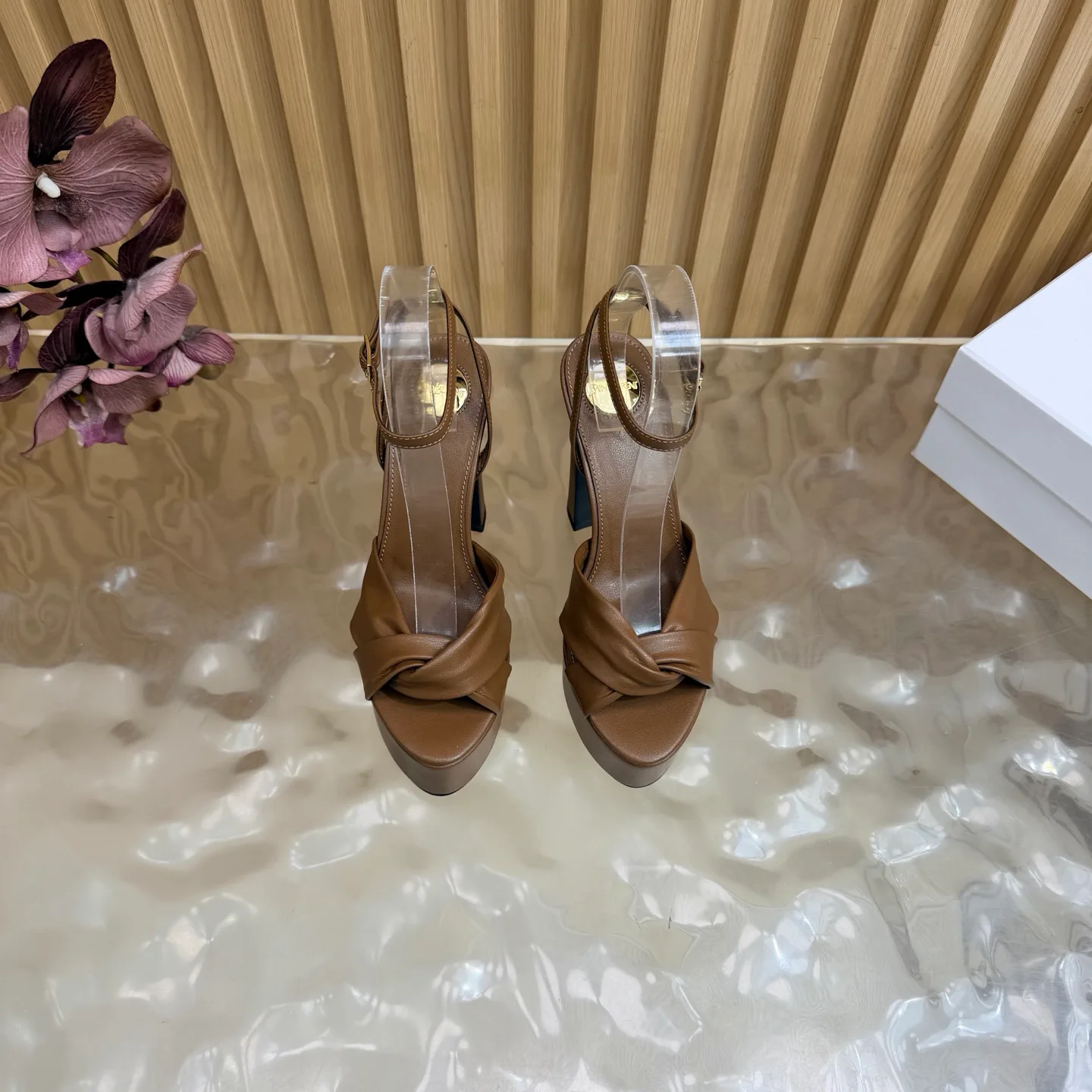 Босоножки Женские Saint Laurent 18235638