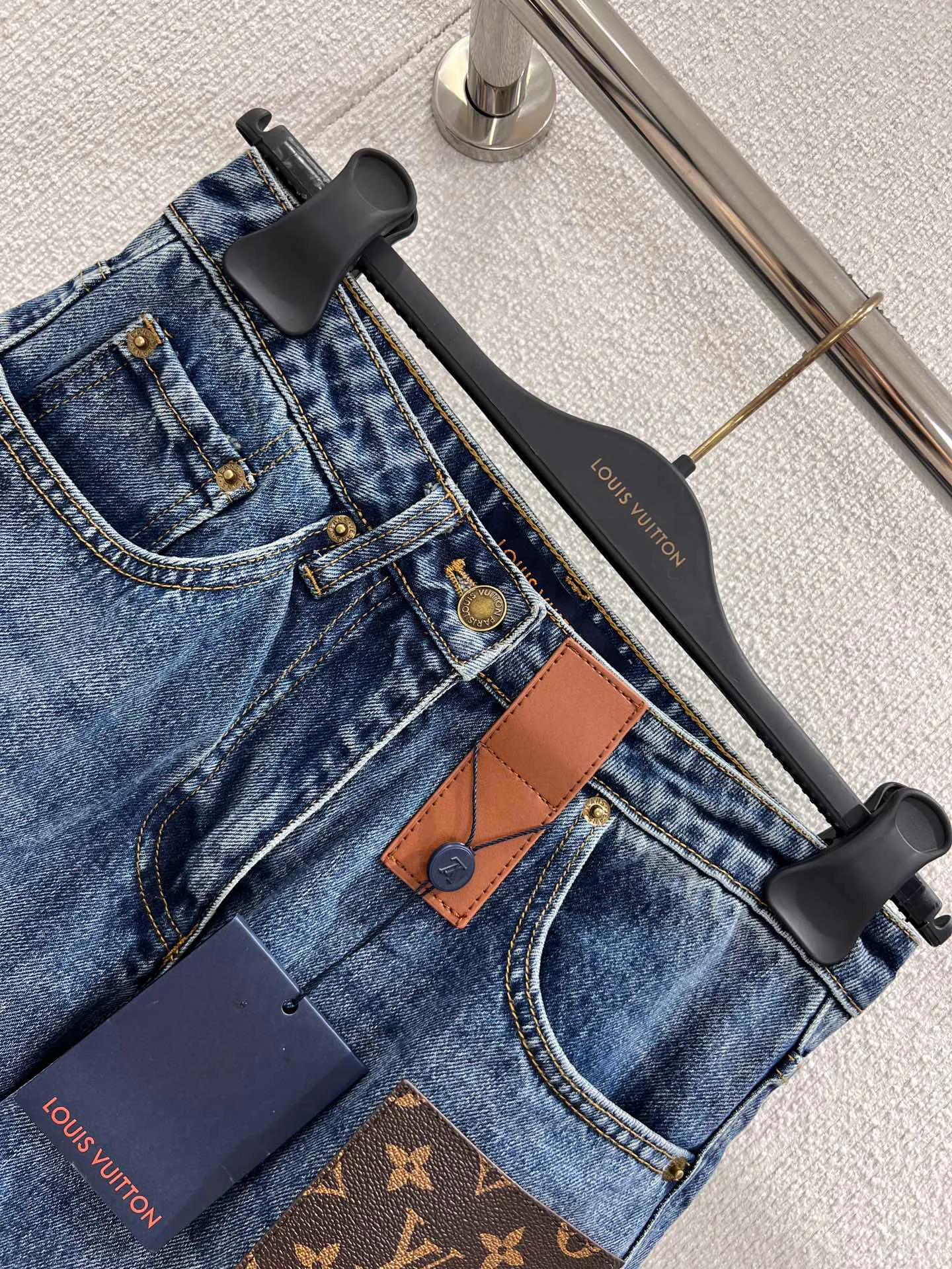 Джинсы Женские Louis Vuitton 5706192