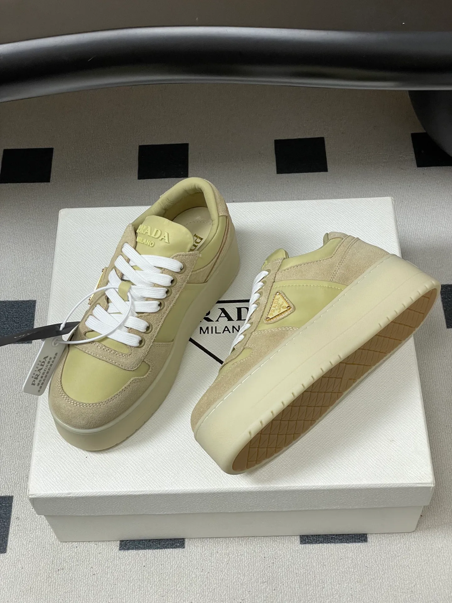 Кроссовки Женские Prada 12810942