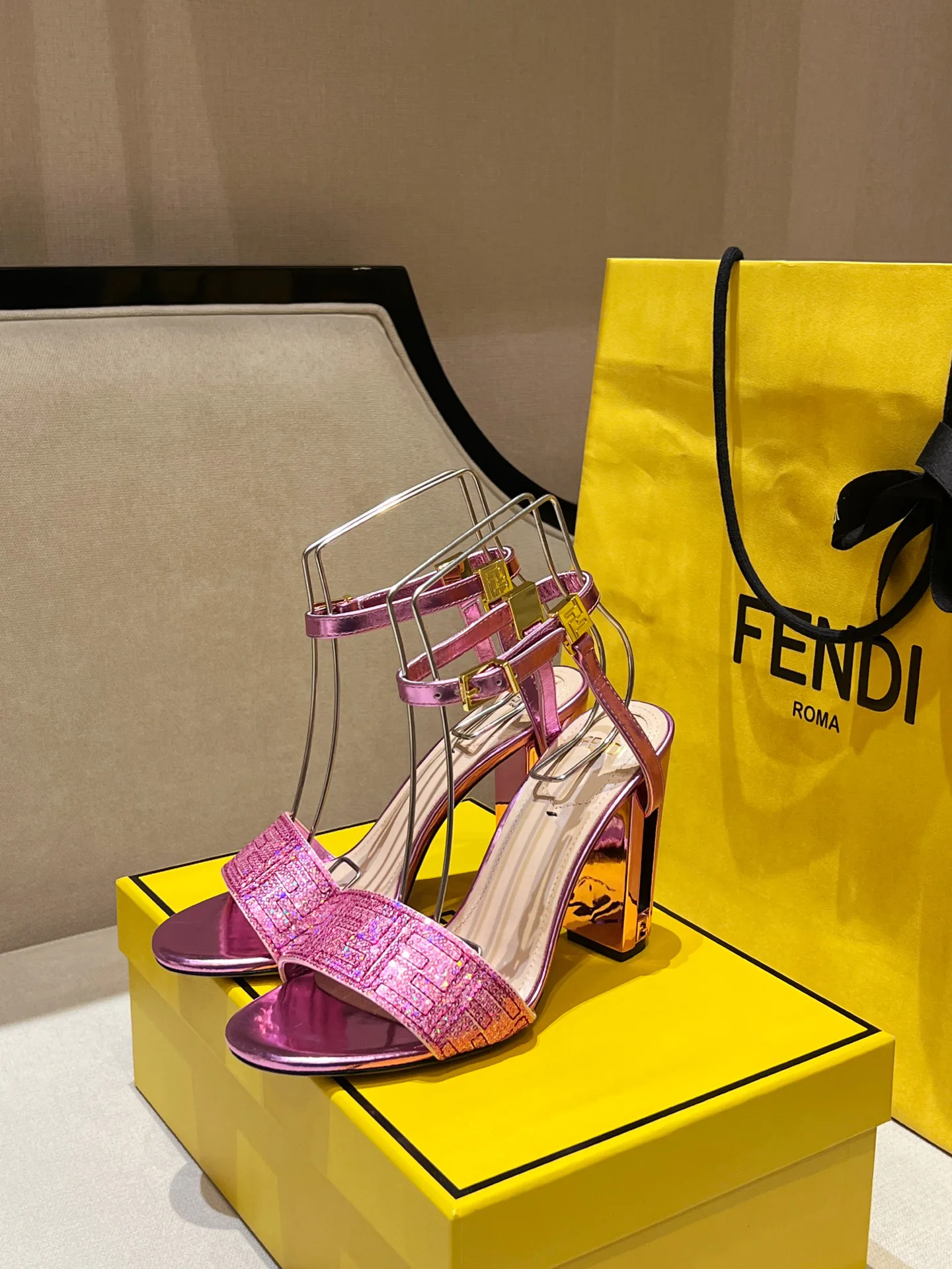 Босоножки Женские Fendi 9288994