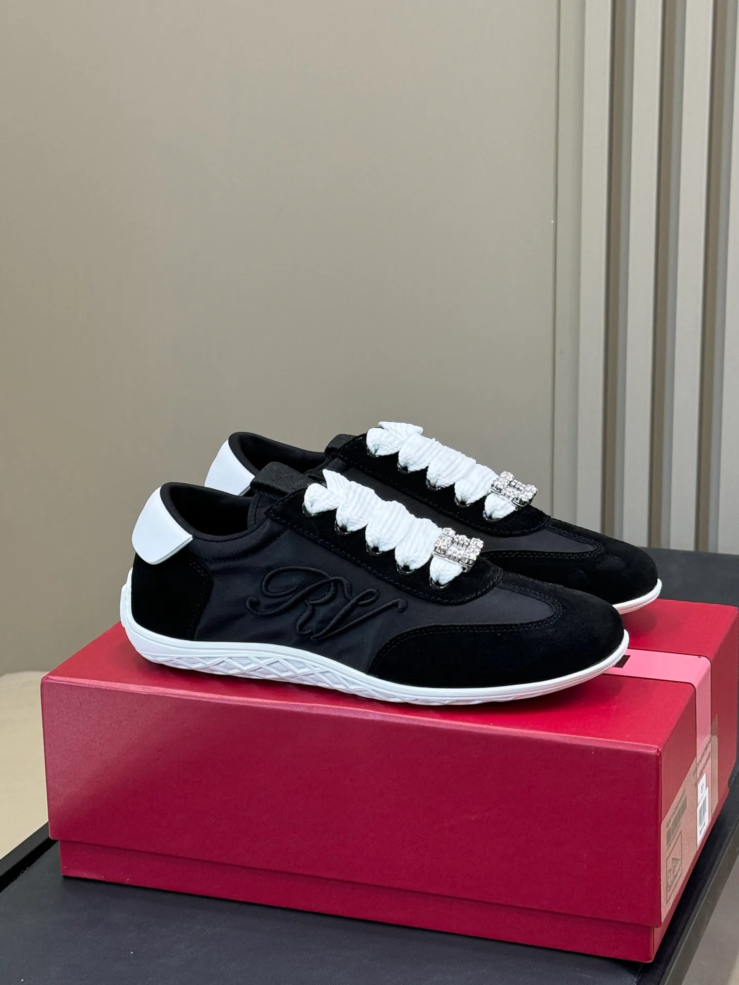 Кроссовки Женские Hermes 678482