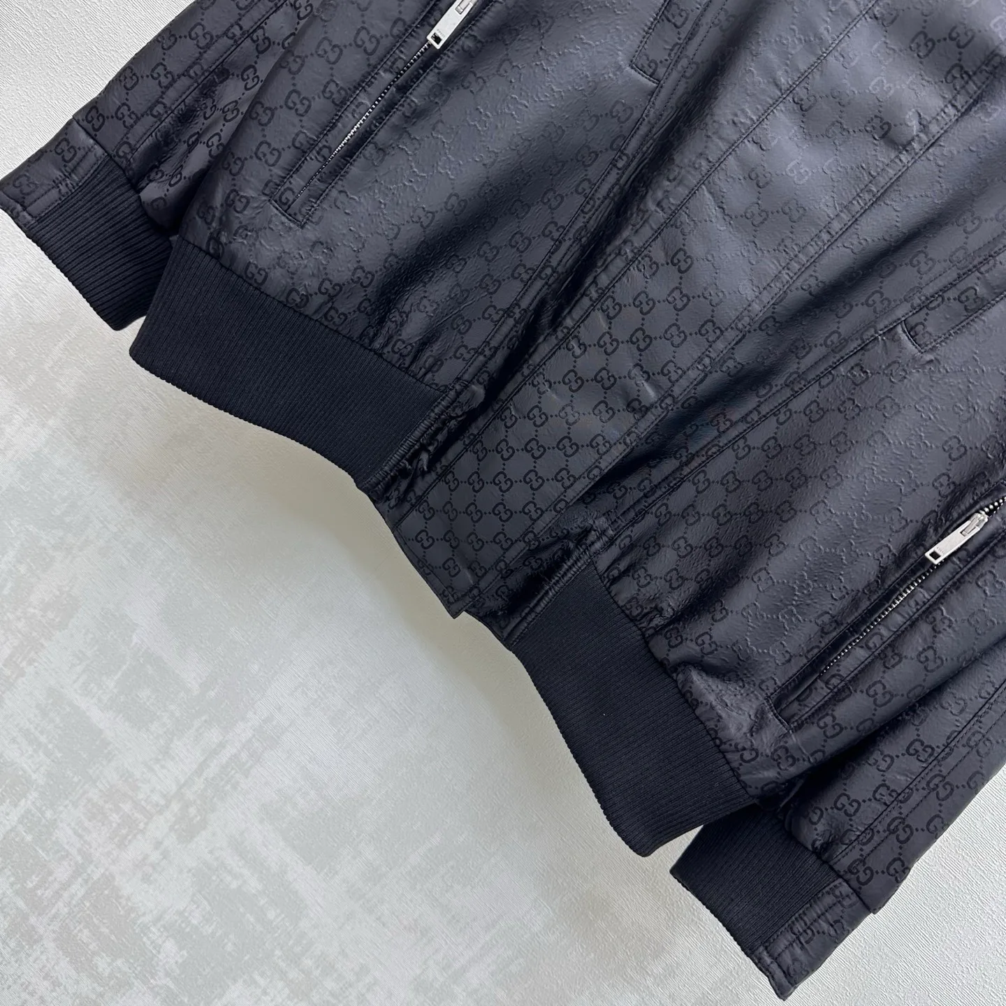 Куртки И Пуховики Женские Gucci 17892480