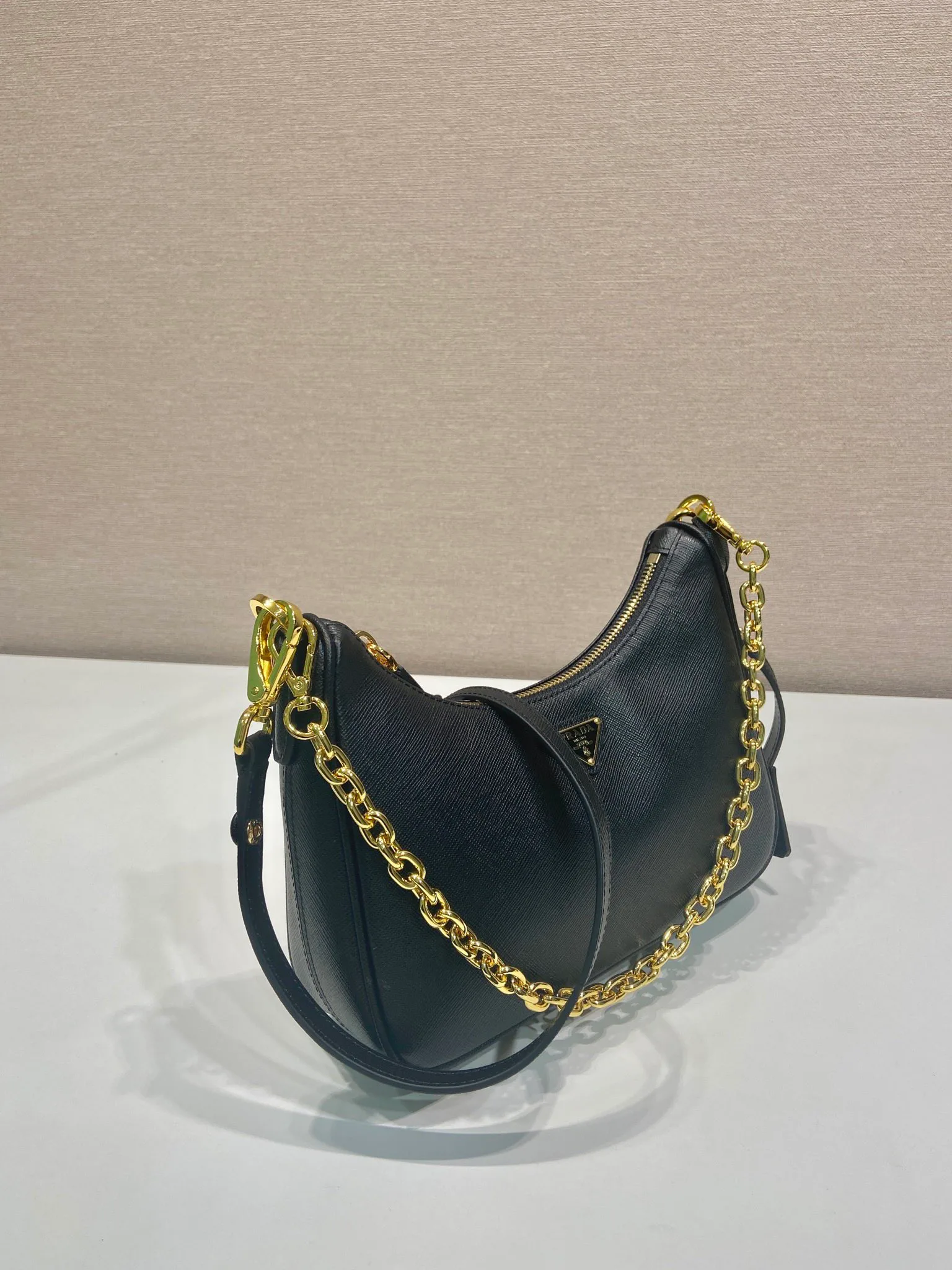 Классические Сумки Женские Prada 10000401