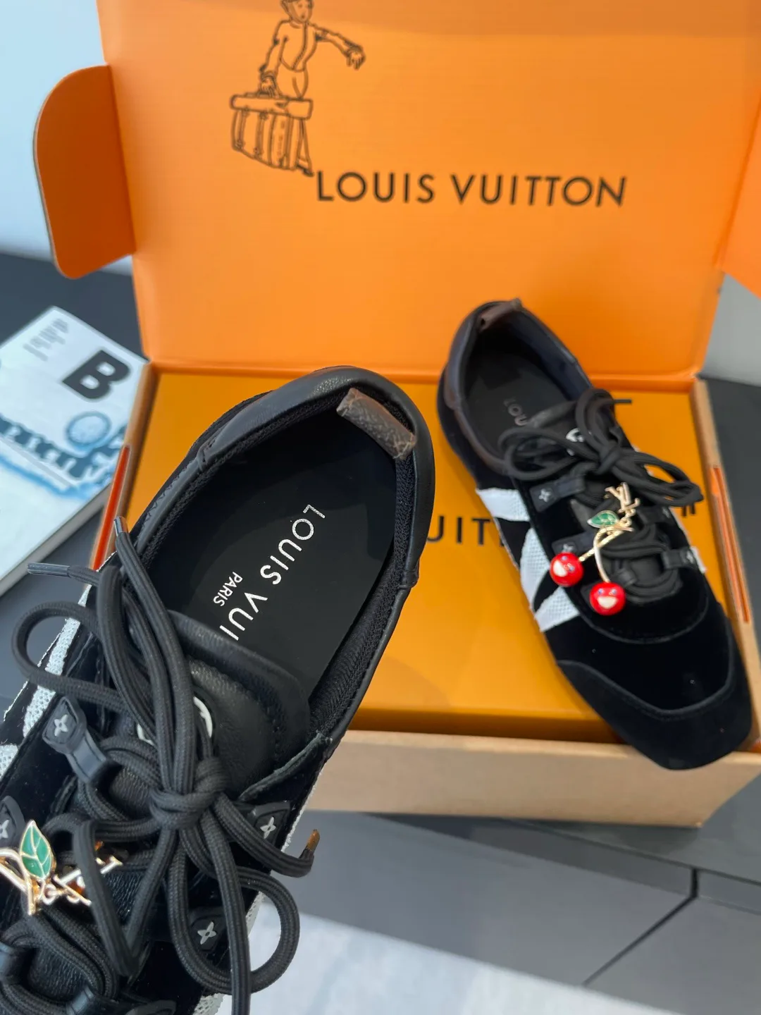 Кроссовки Женские Louis Vuitton 1595083