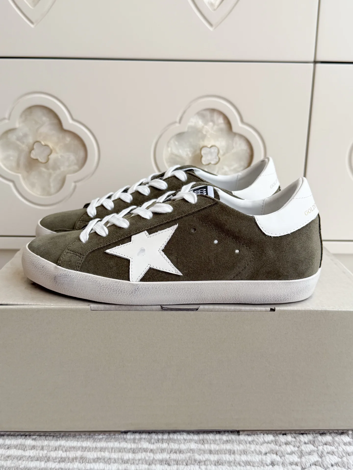 Кроссовки Женские Golden Goose 18360497