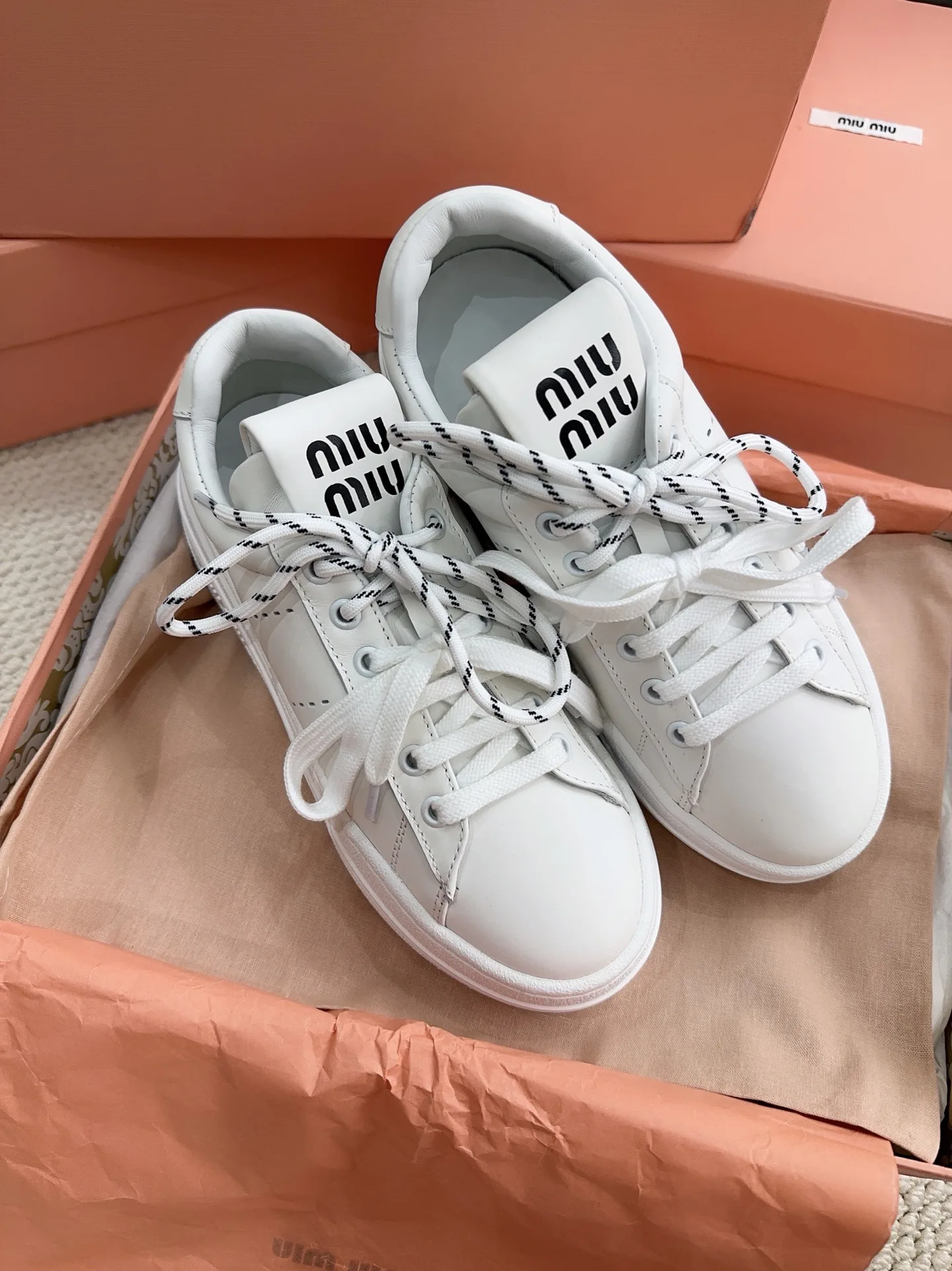 Кроссовки Женские Miu Miu 18041144