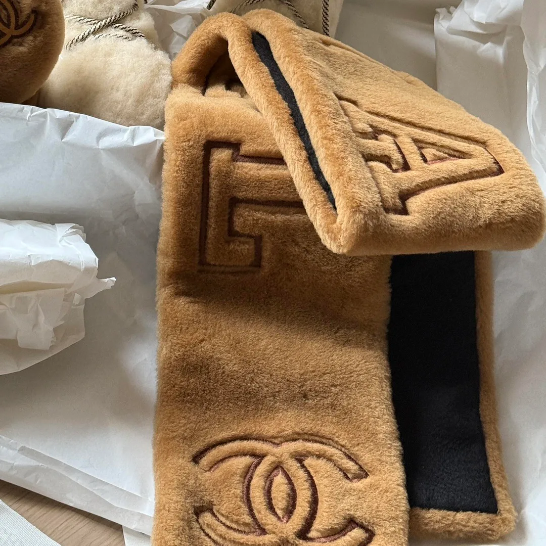 Шарфы Chanel 18347769