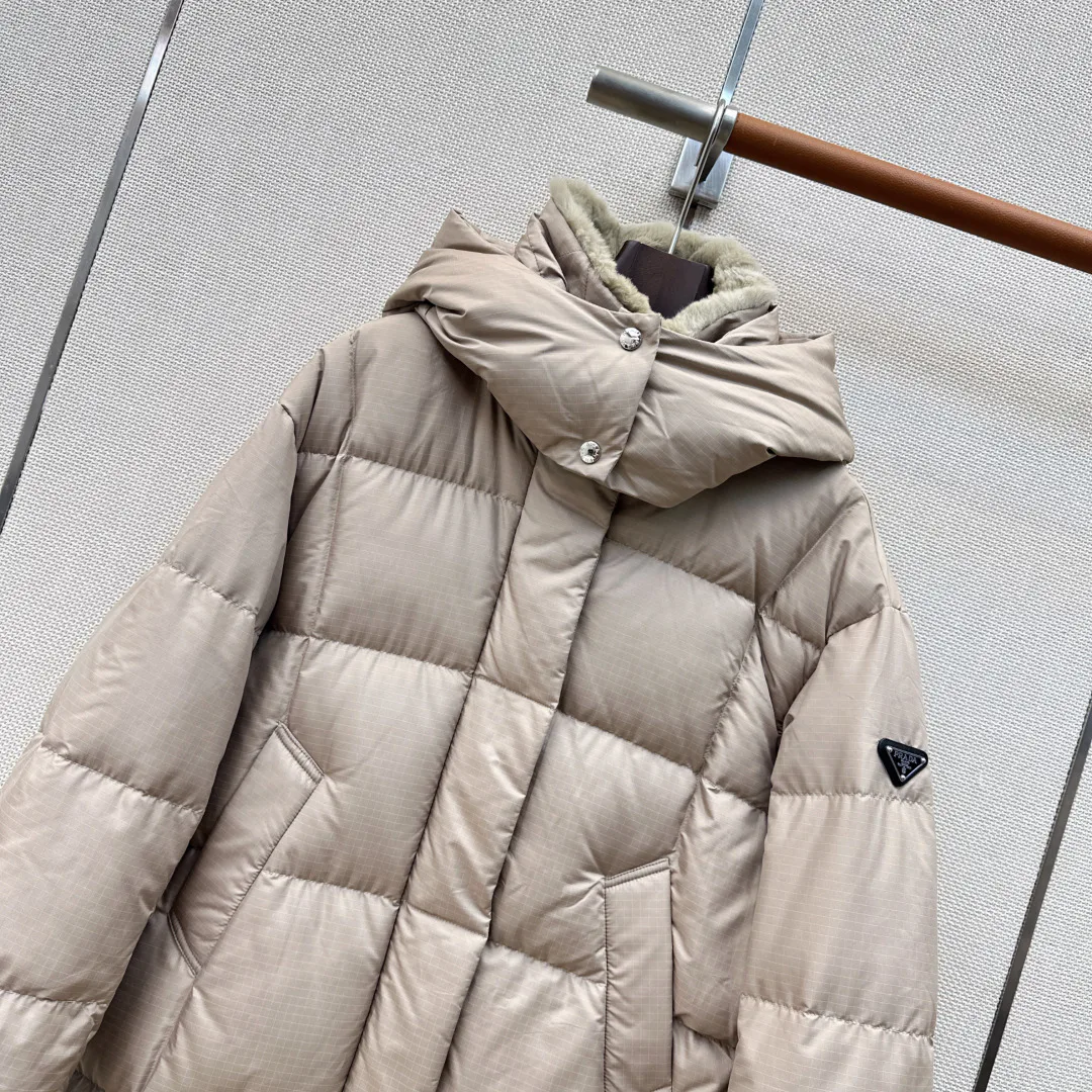 Куртки И Пуховики Женские Prada 18094560