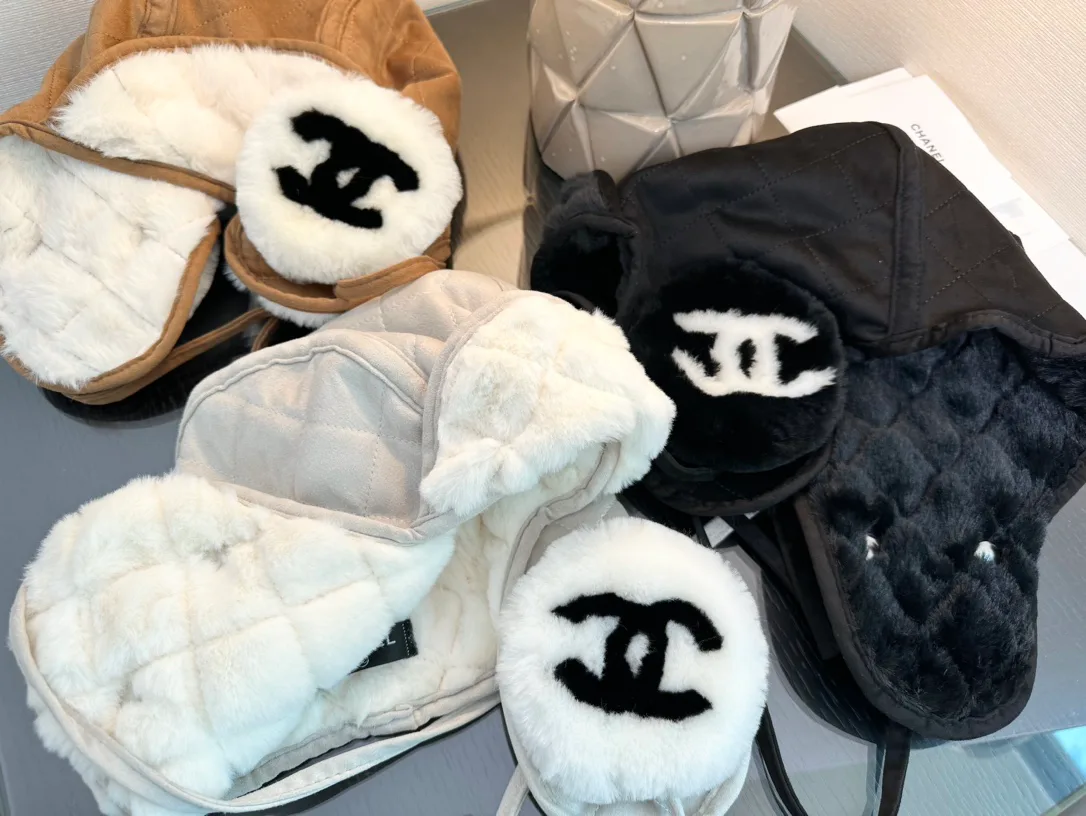 Головные Уборы Chanel 18347637