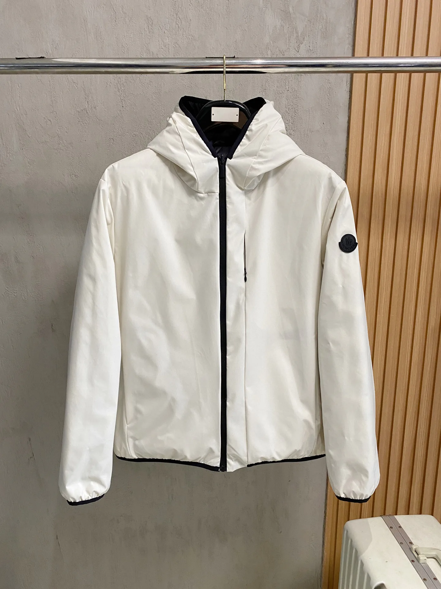 Куртки И Пуховики Мужские Moncler 5596261