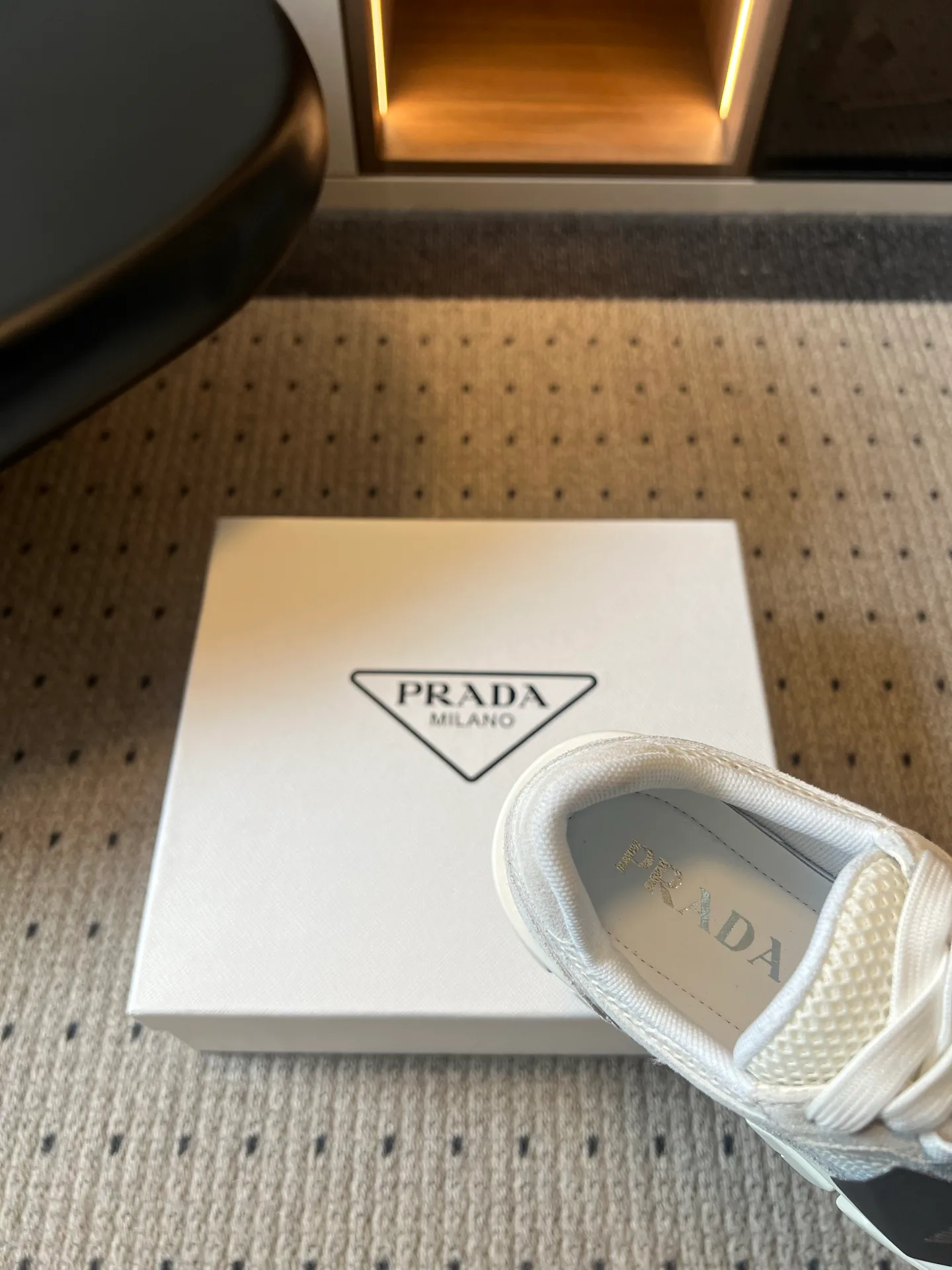 Кроссовки Женские Prada 17961572
