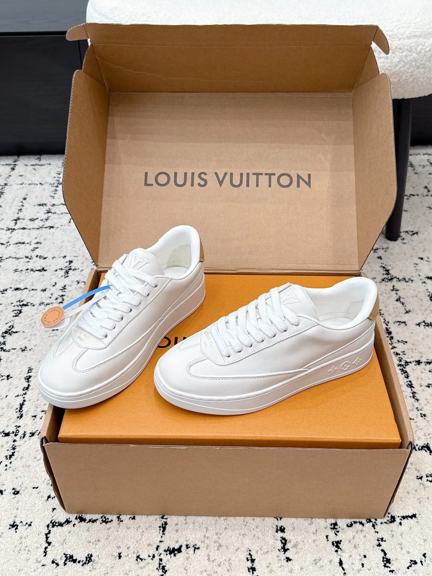 Кроссовки Женские Louis Vuitton 17615665